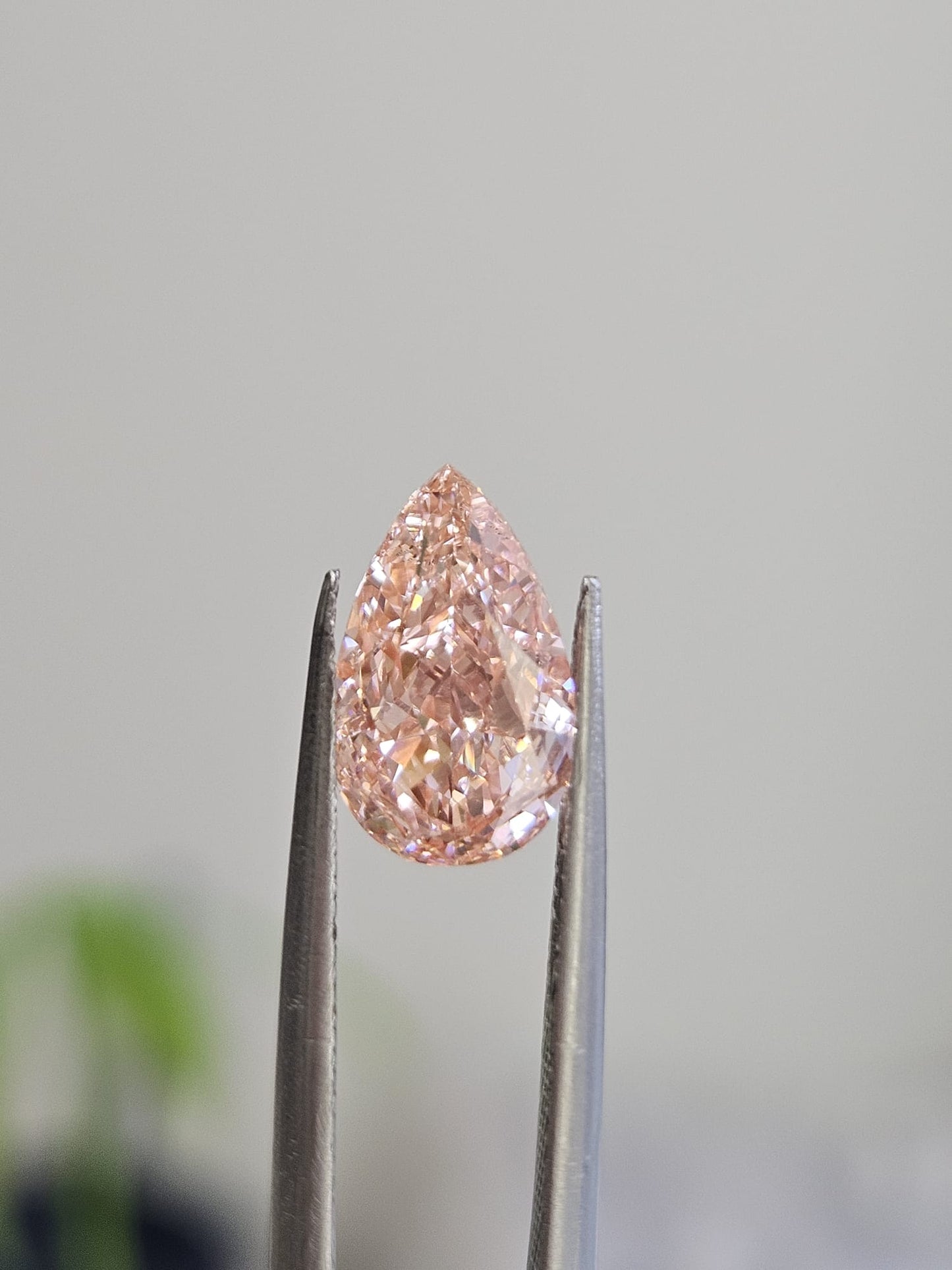 IGI 2.01CT PEAR FANCY VIVID PINK VVS2