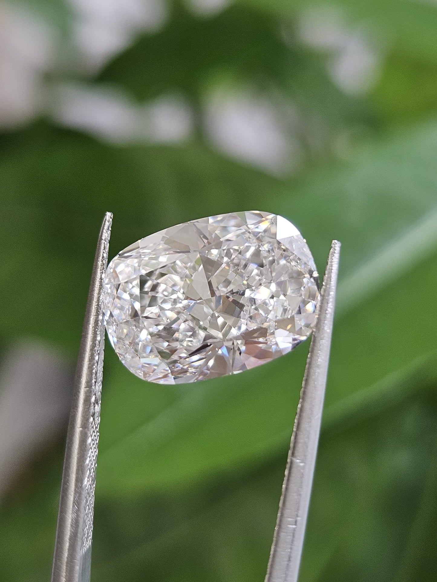 IGI 4.54CT CUSHION D VVS2