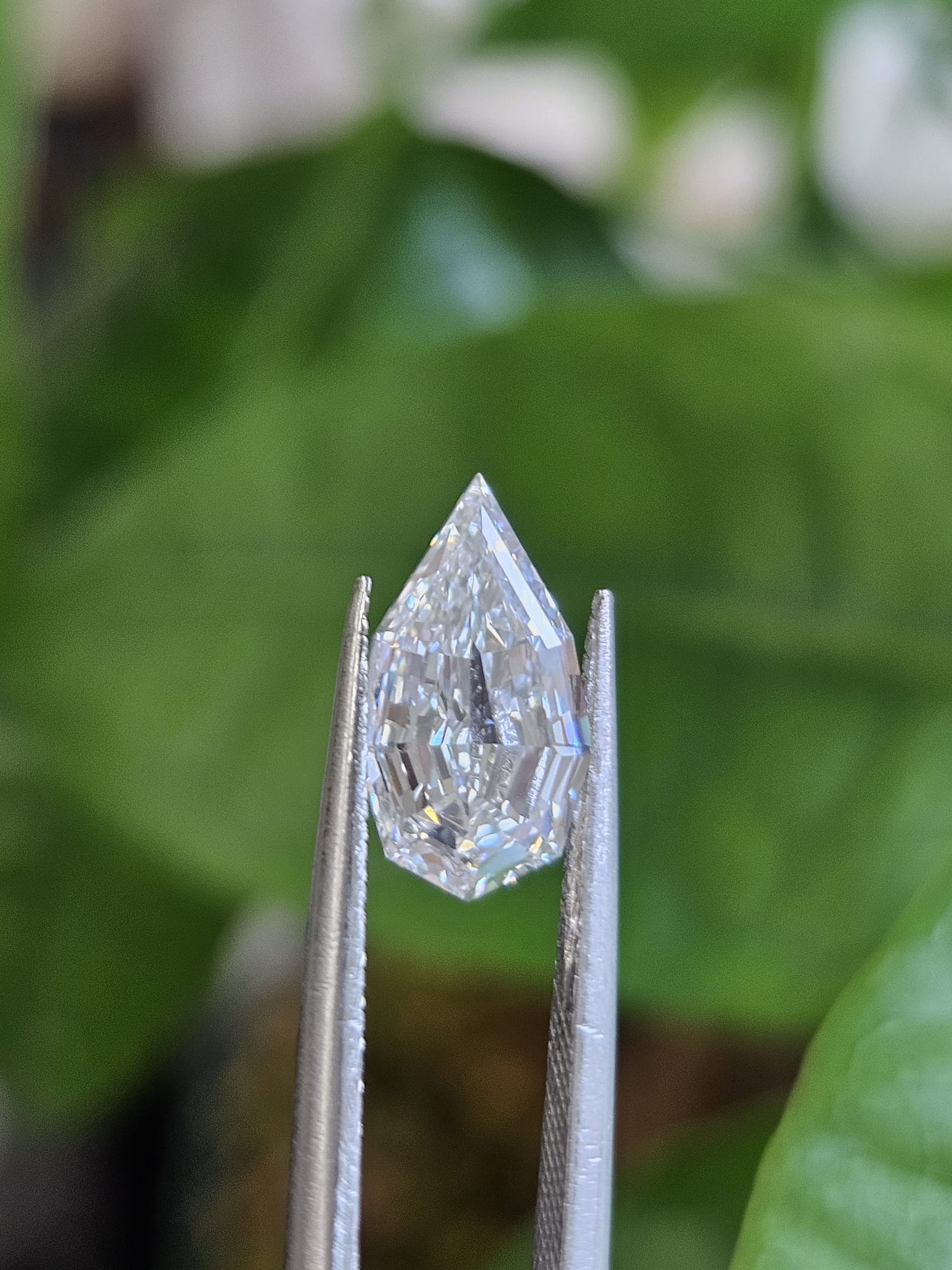 IGI 1.89CT PEAR STEP CUT E VVS1