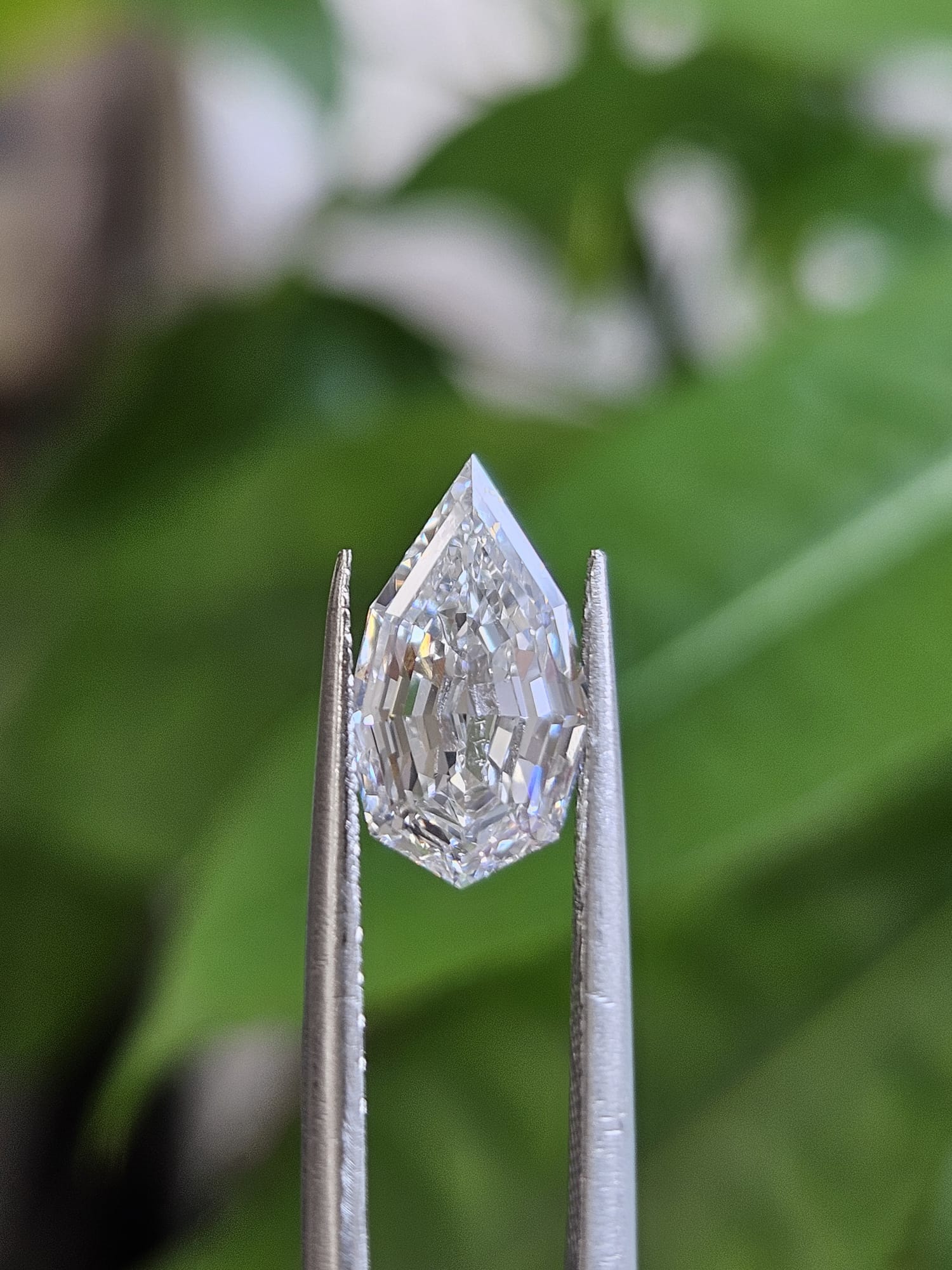 IGI 1.98CT PEAR STEP CUT E VVS2