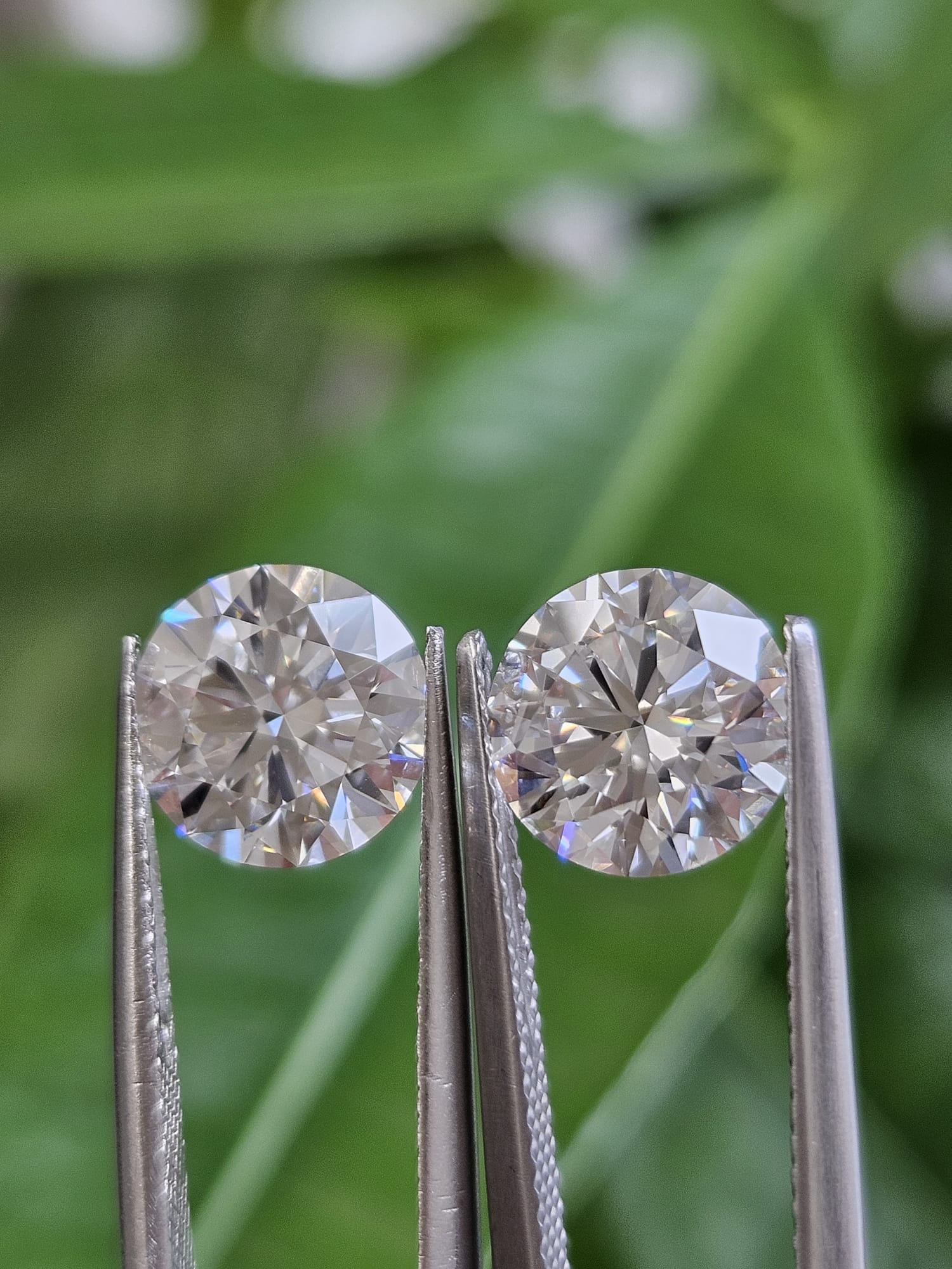 IGI 2.04CT + 2.08CT ROUND E VS1 PAIR