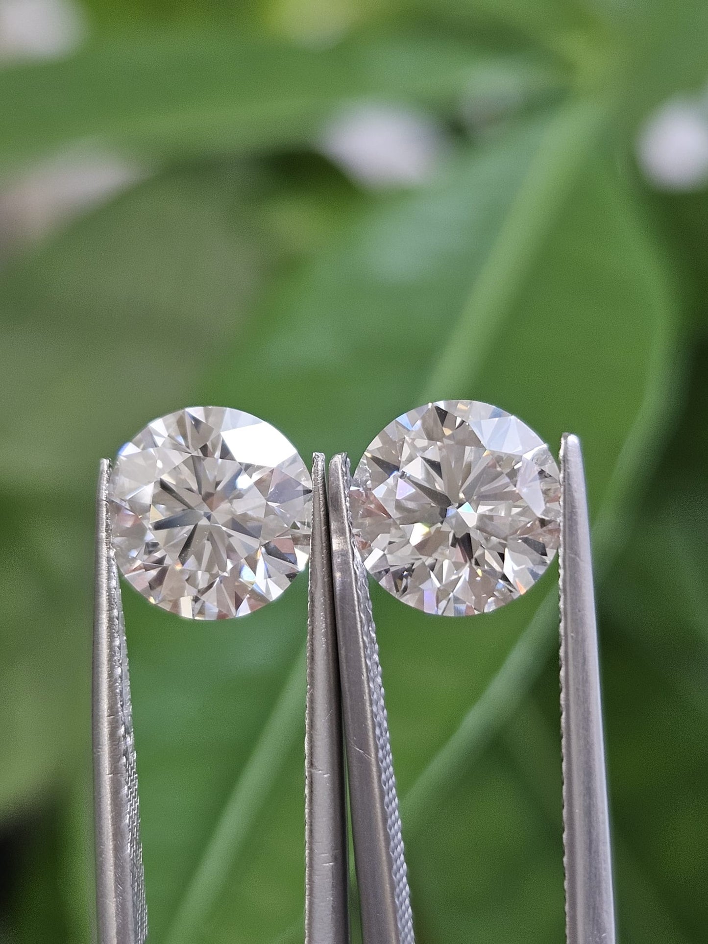 IGI 2.08CT + 2.09CT ROUND E VVS2 PAIR