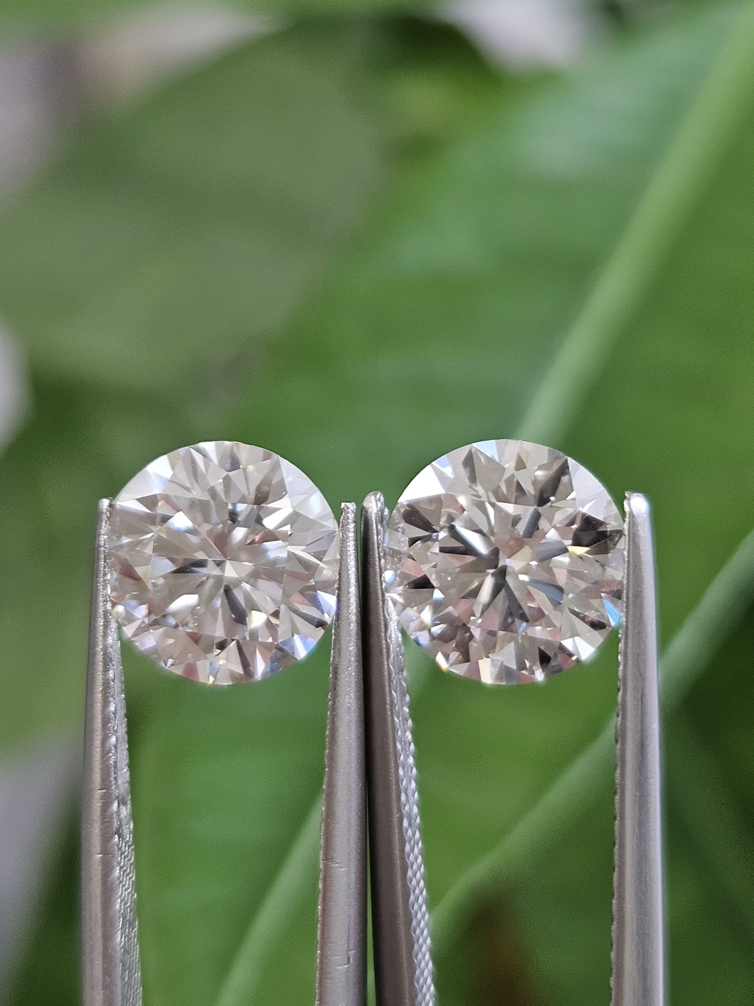 IGI 2.01CT + 2.08CT ROUND E VVS2 PAIR