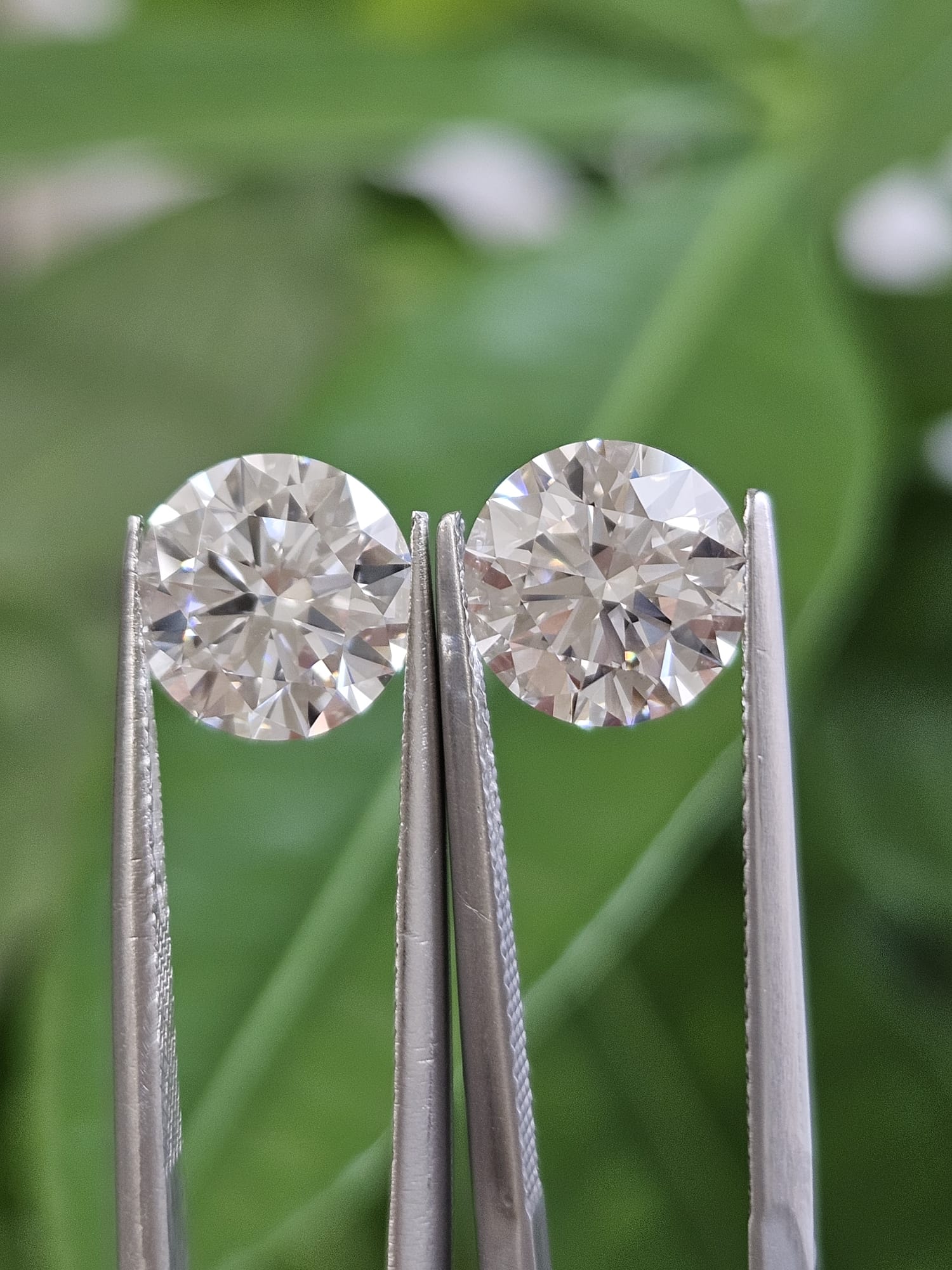 IGI 2.02CT + 2.03CT ROUND F VVS2 PAIR