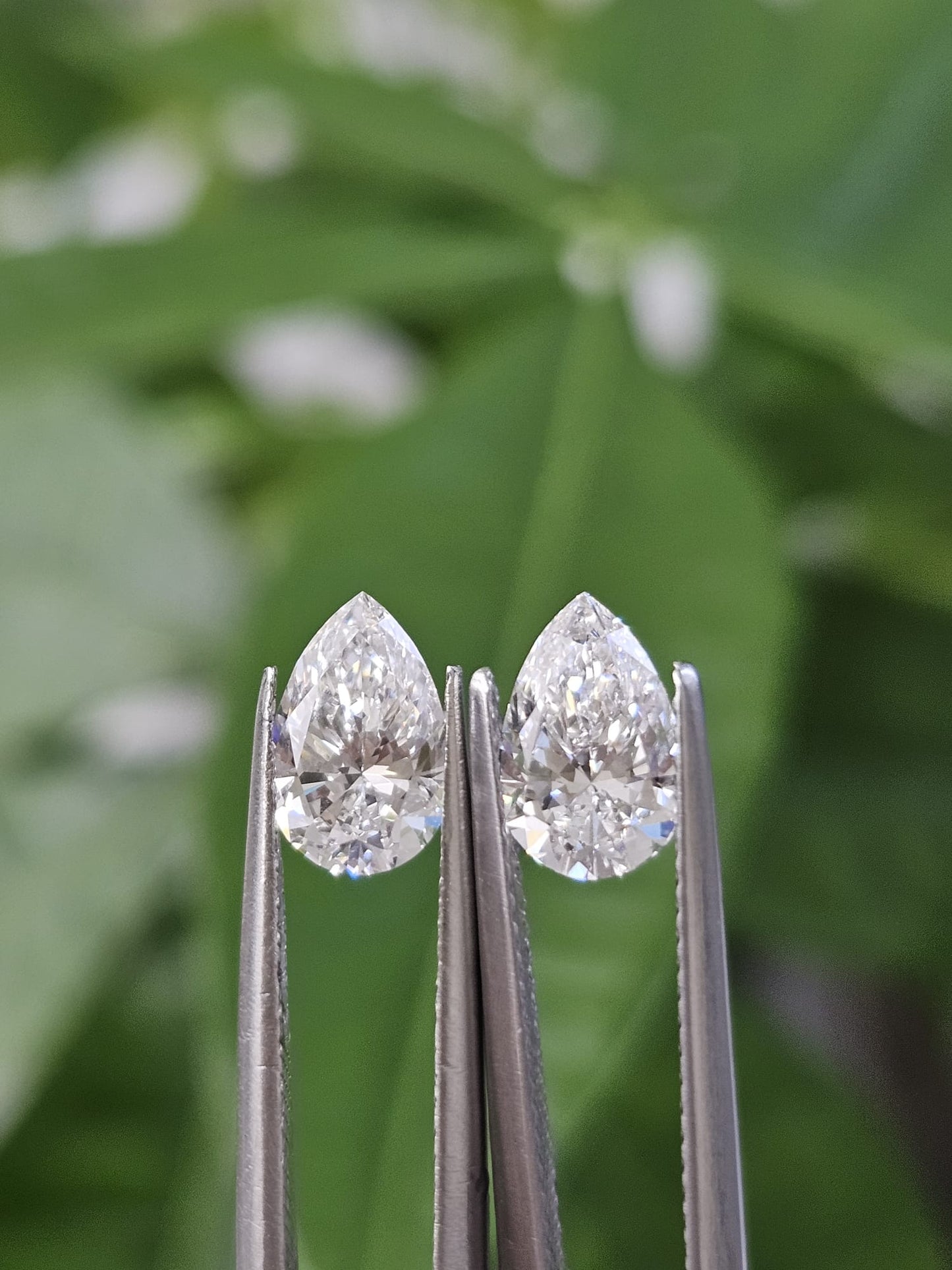 IGI 1CT + 1.01CT PEAR E VVS2 + D VVS2 PAIR
