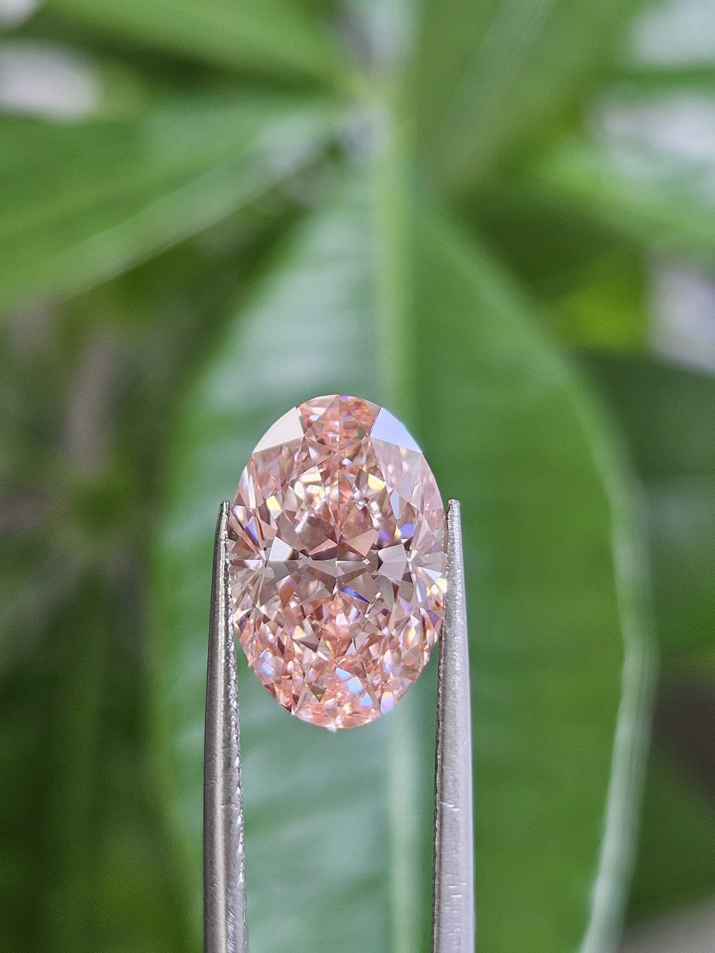 IGI 4.16CT OVAL FANCY VIVID PINK VVS2