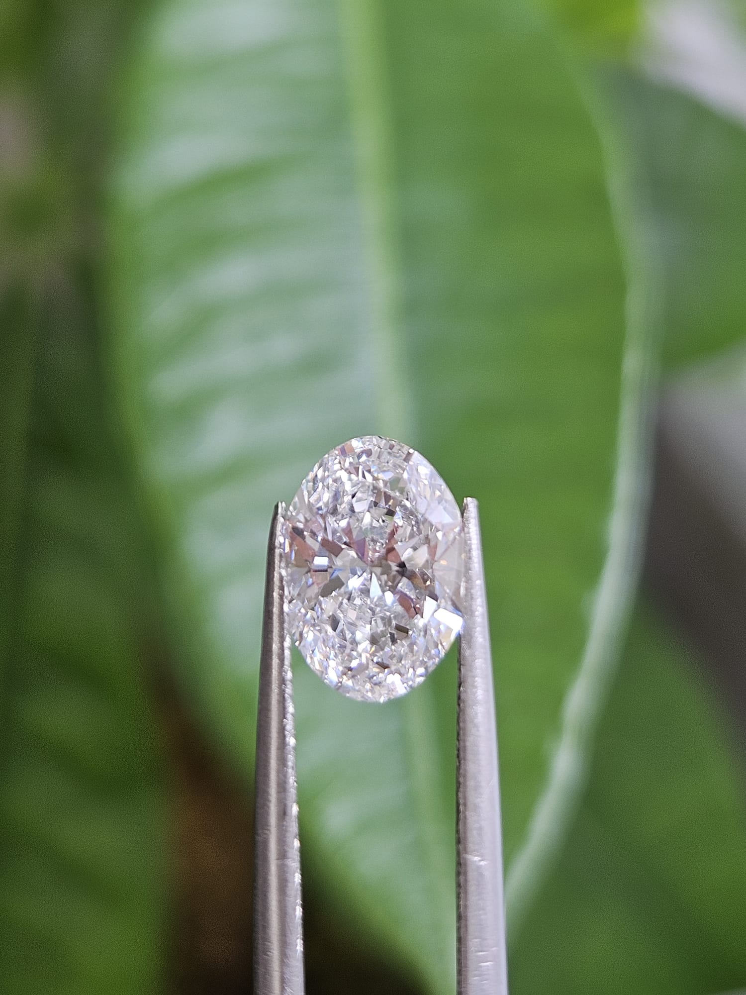 IGI 1.51CT OVAL E VVS2