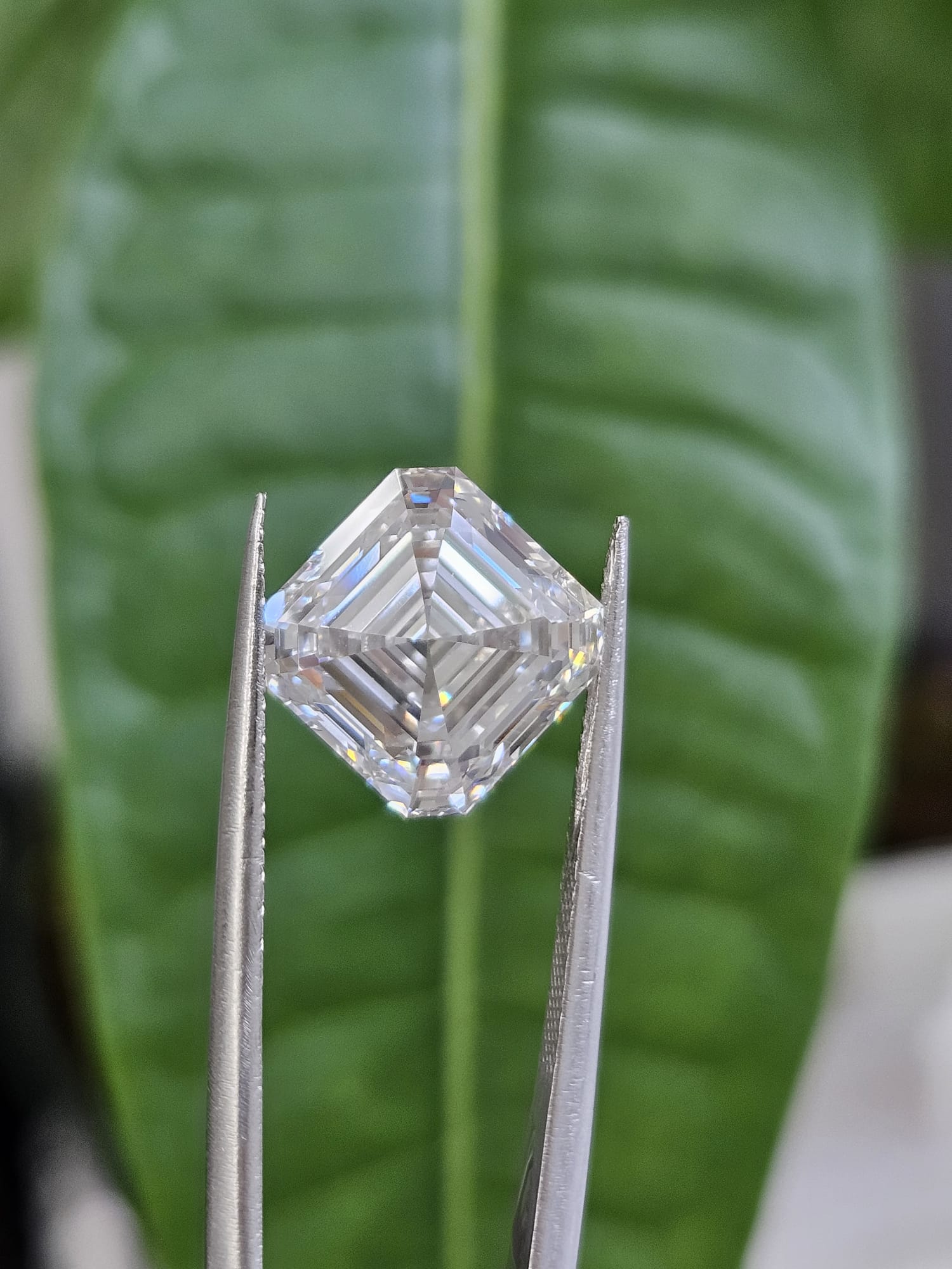 IGI 5.50CT ASSCHER F VVS2