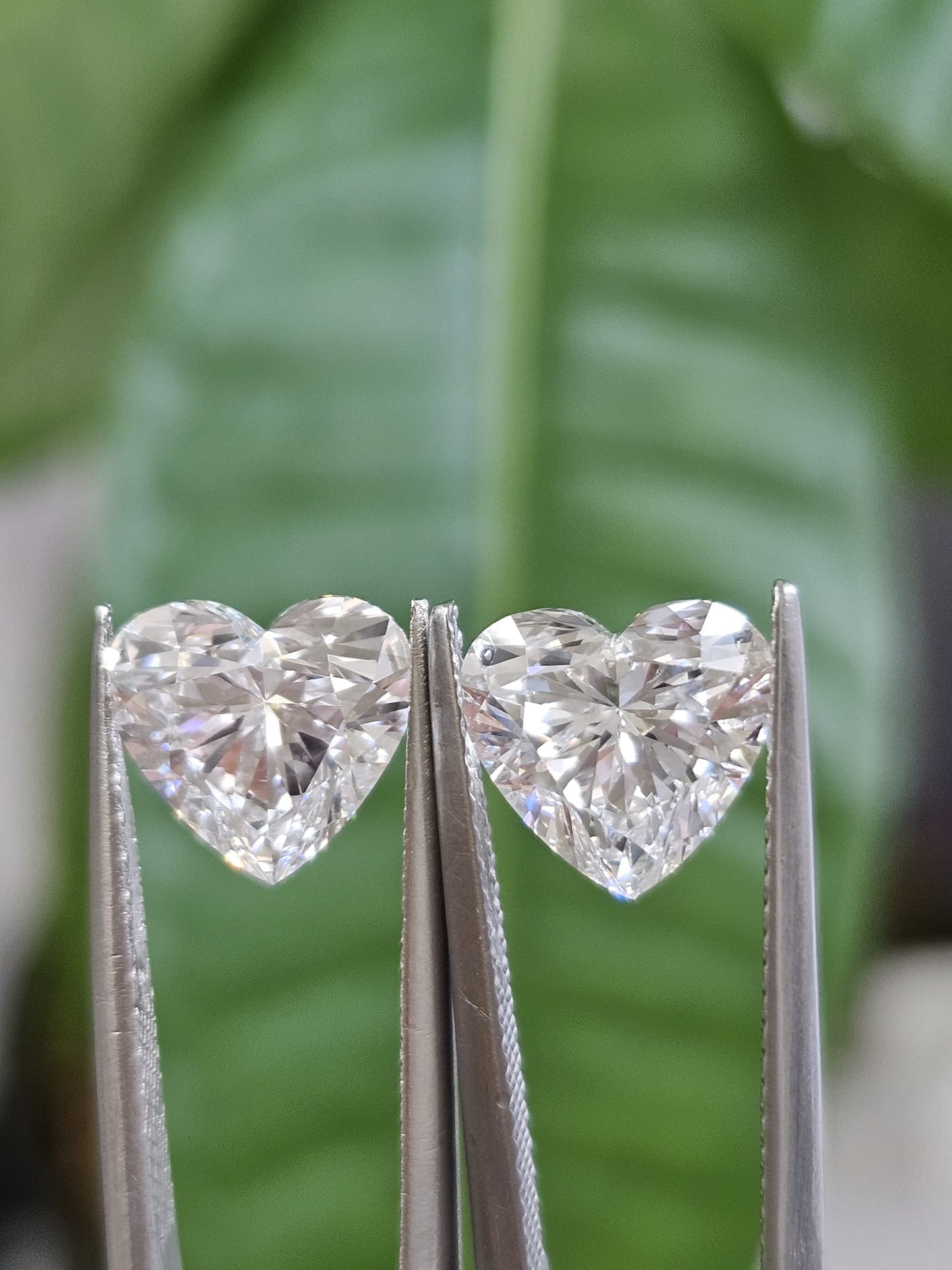 IGI 2.01CT + 2.02CT HEART D VS1 PAIR