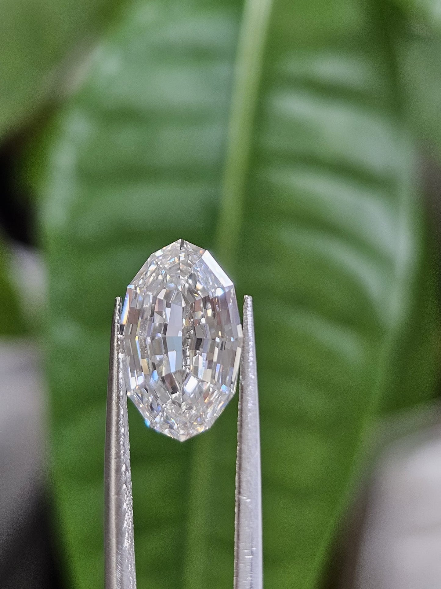 IGI 3.07CT OVAL STEP CUT F VVS2
