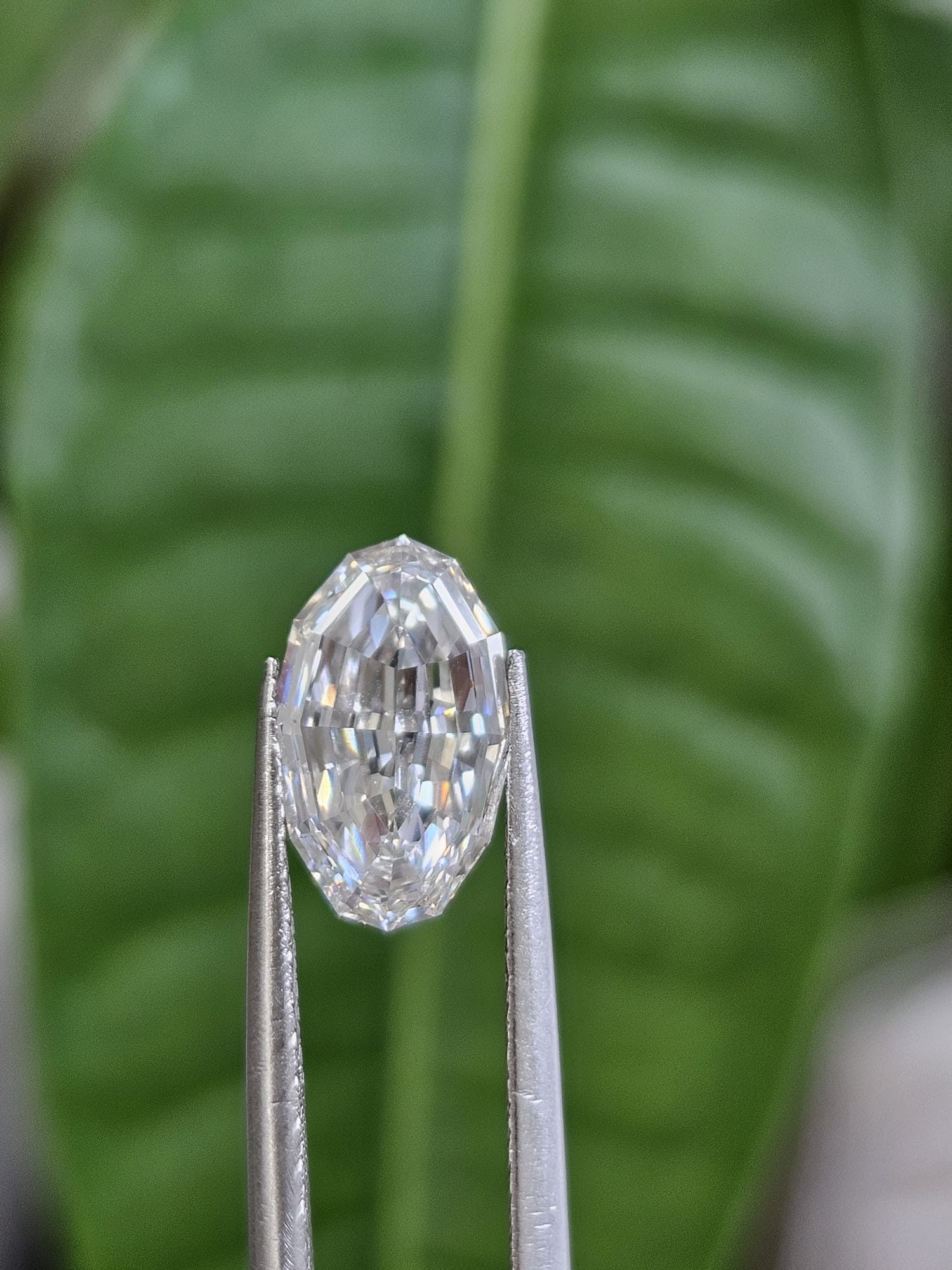 IGI 2.04CT OVAL STEP CUT F VVS2