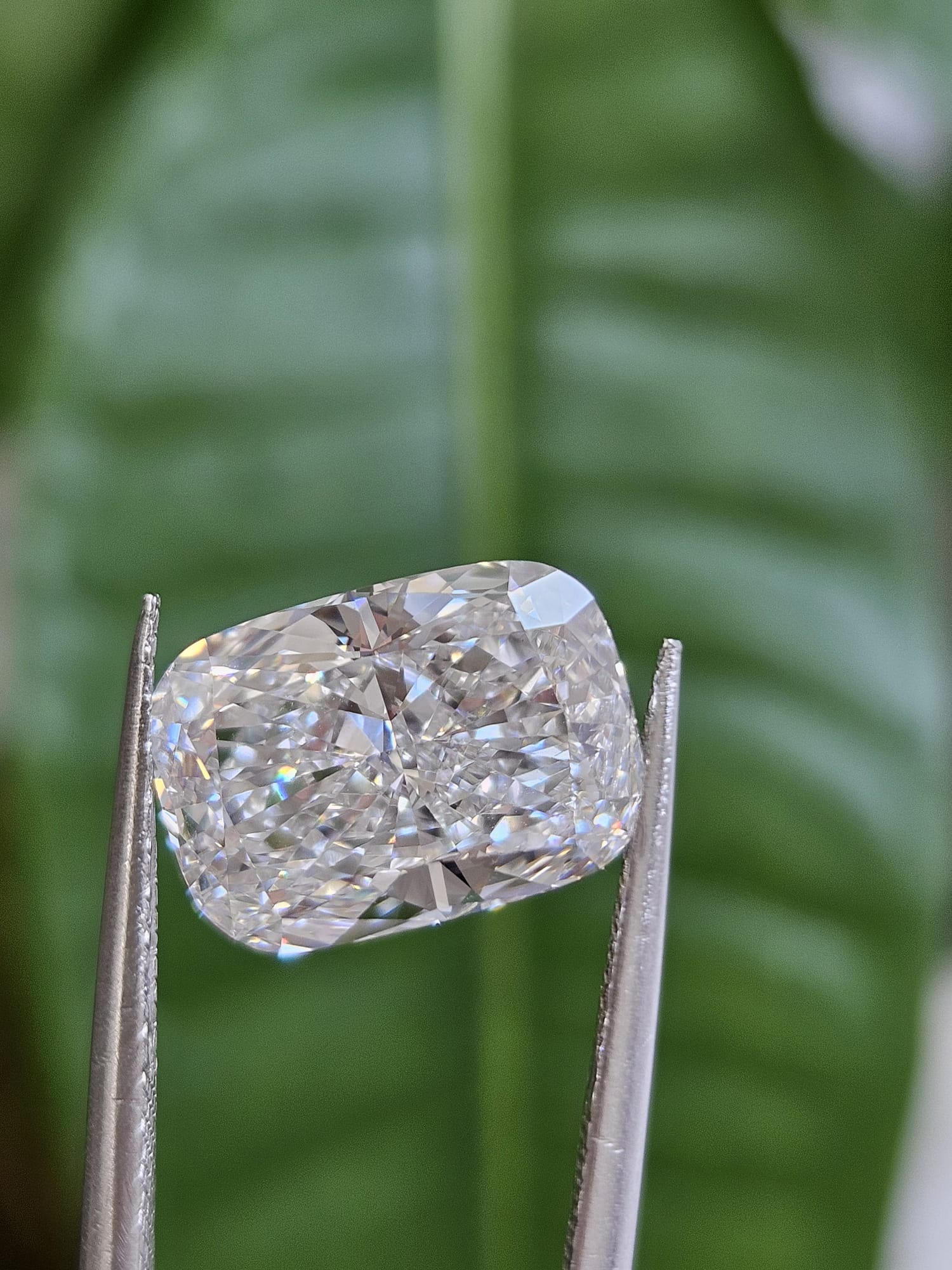 IGI 3.90CT CUSHION E VS1