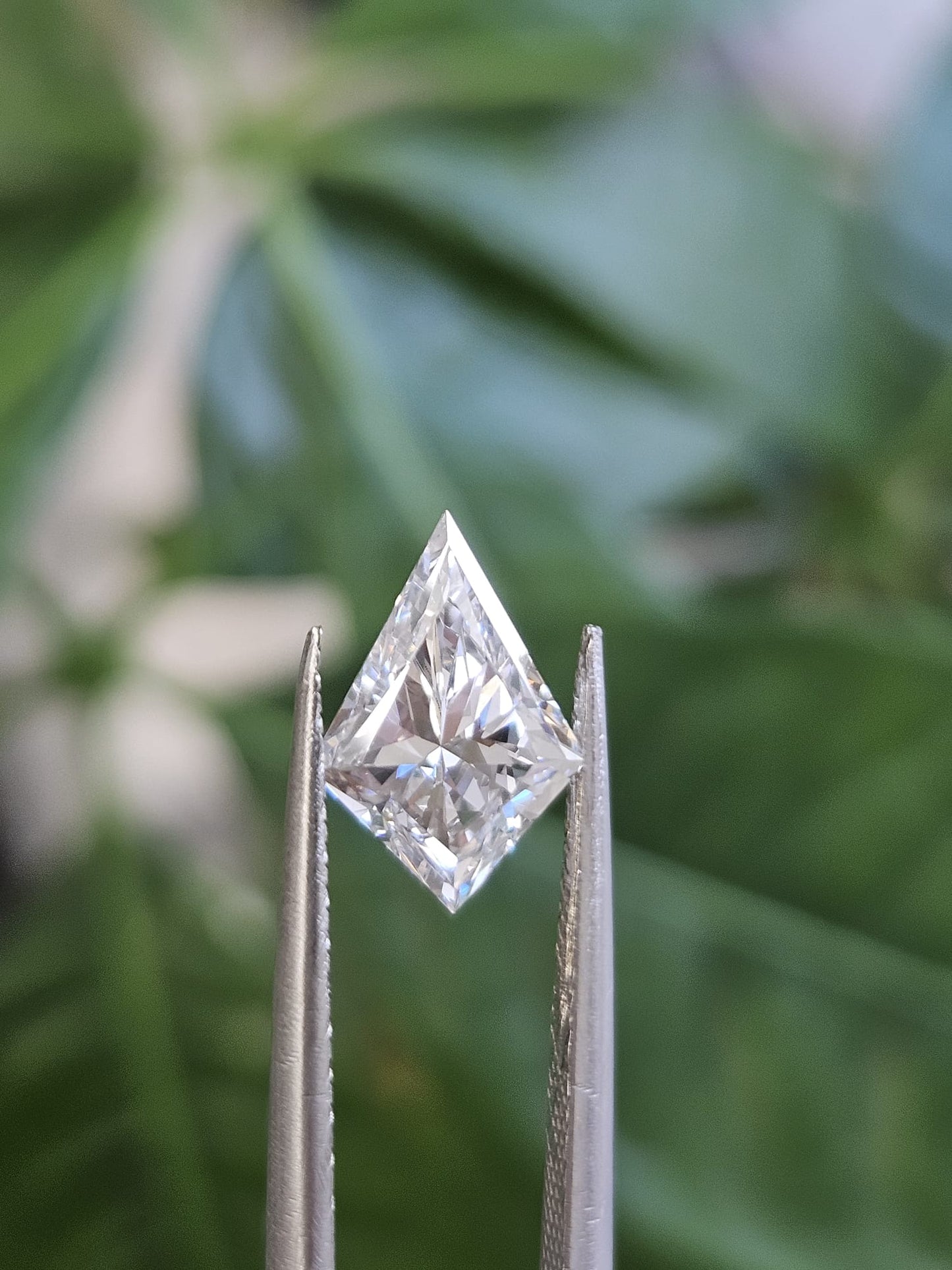 IGI 1.54CT KITE F VS1