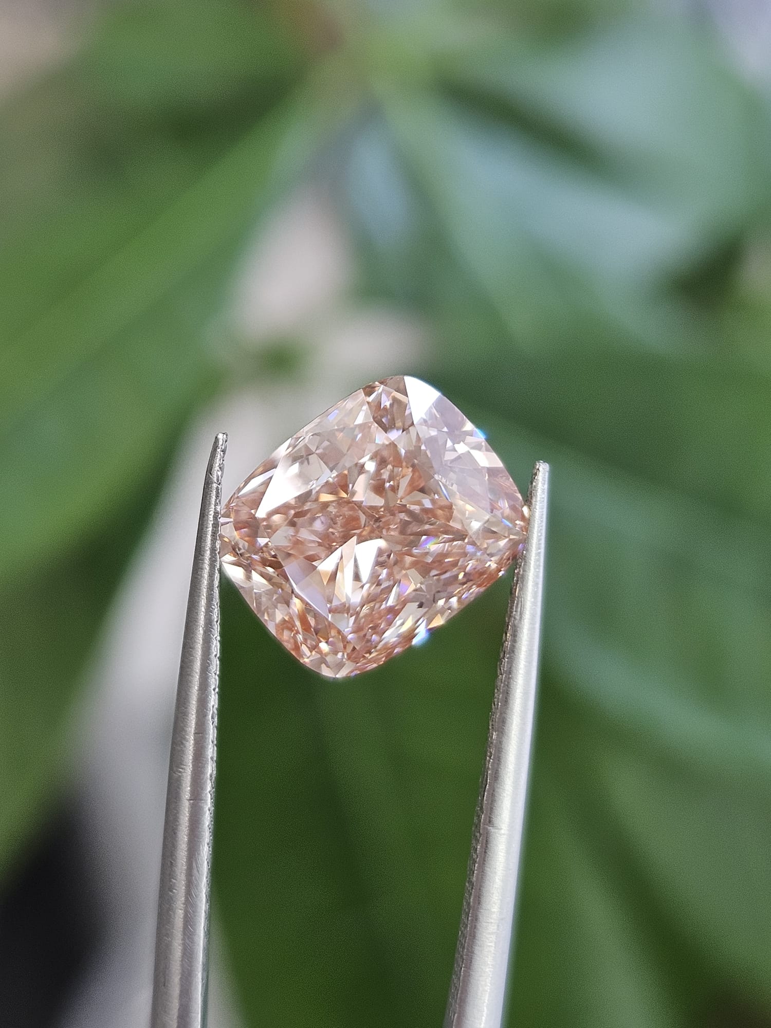 IGI 3.22CT CUSHION FANCY INTENSE BROWN PINK VS2