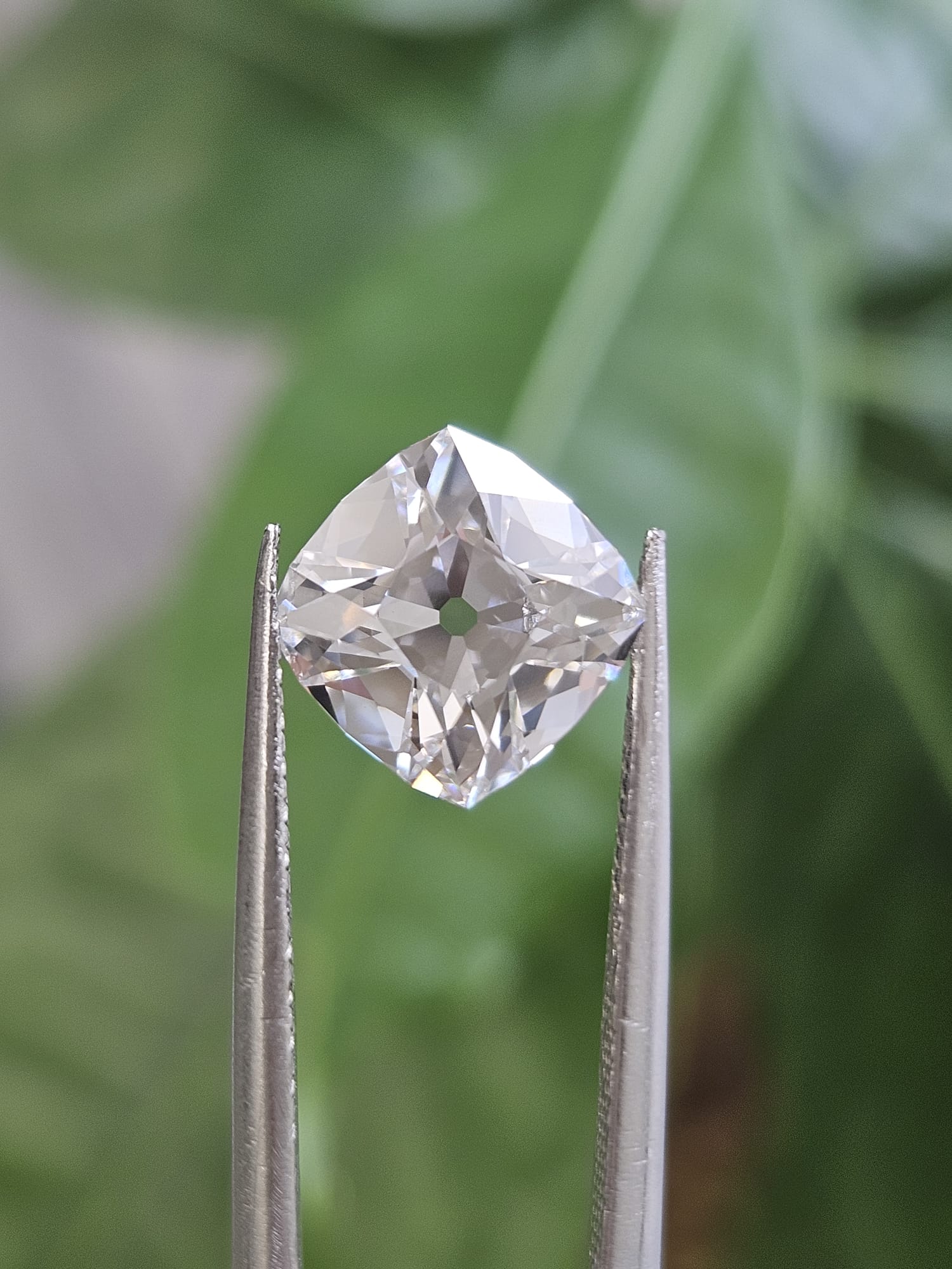 IGI 2.09CT SQUARE OMC F VVS2