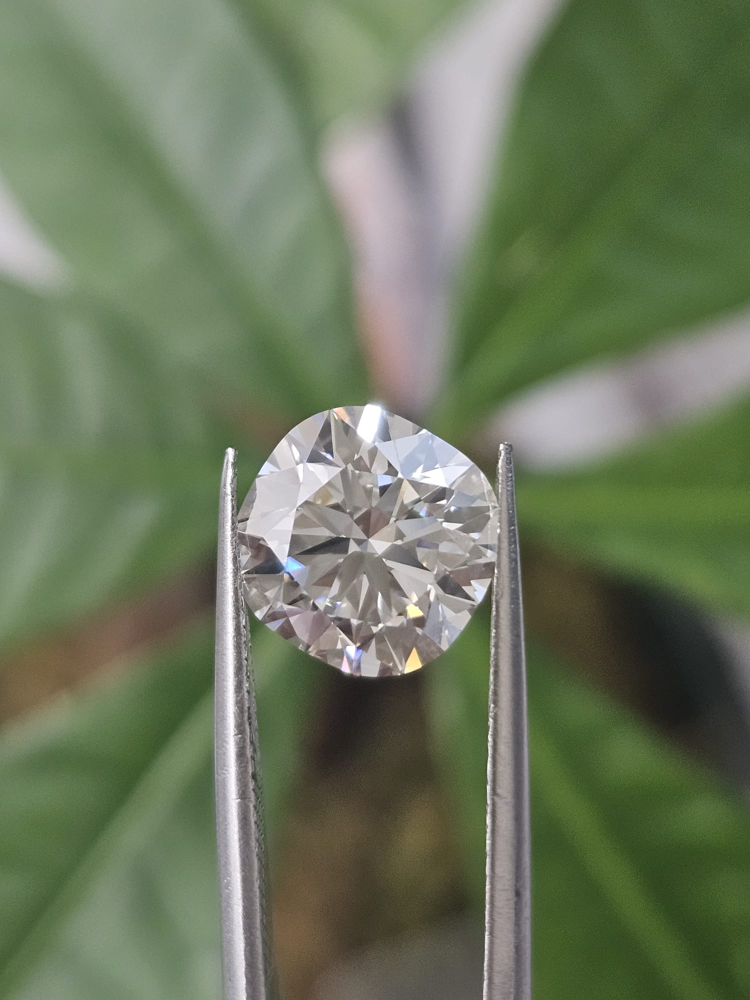 IGI 3.02CT CUSHION G VS2