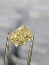 IGI 3.01CT CUSHION FANCY VIVID YELLOW VS1