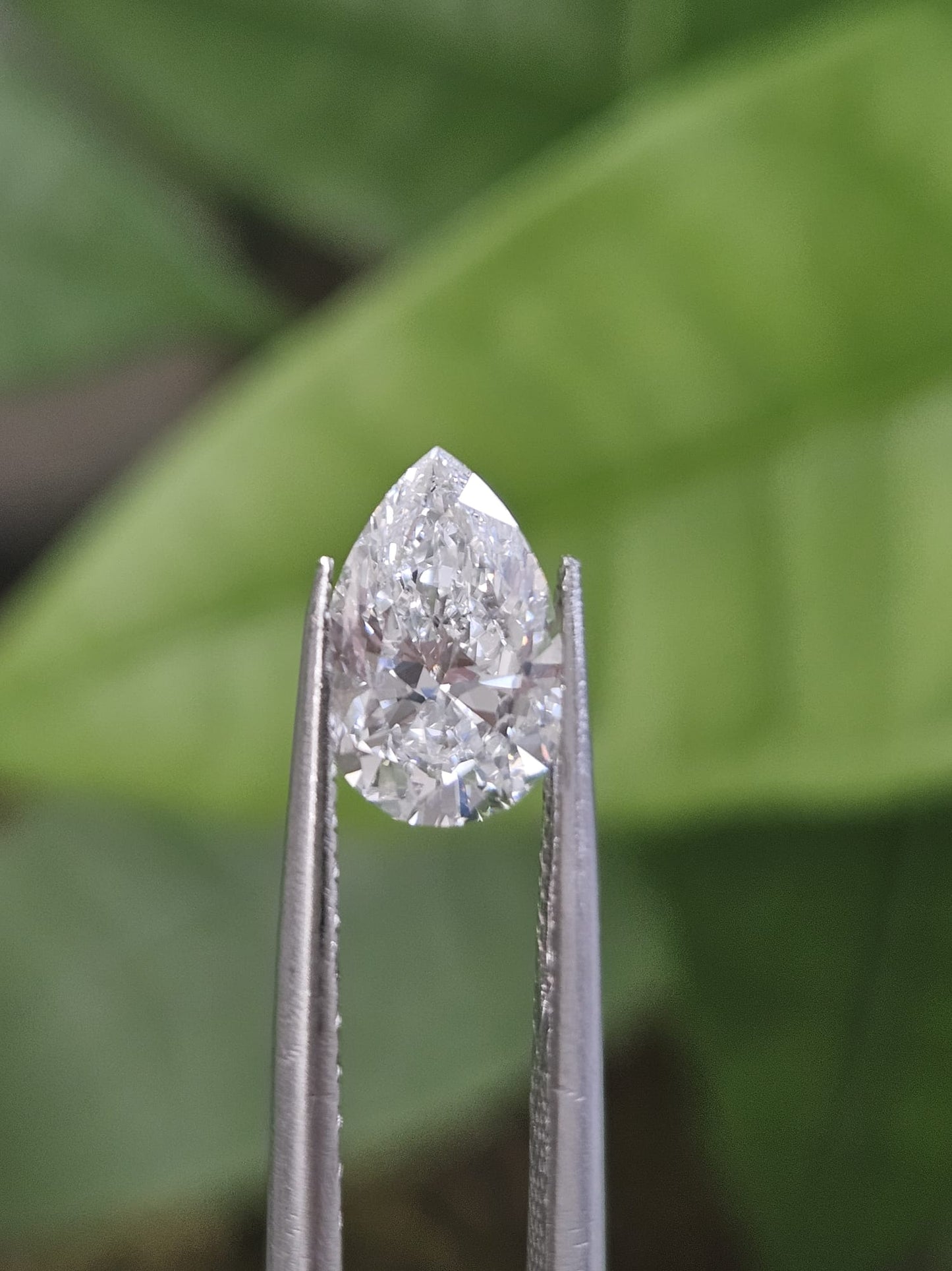 IGI 1.06CT PEAR E VVS1