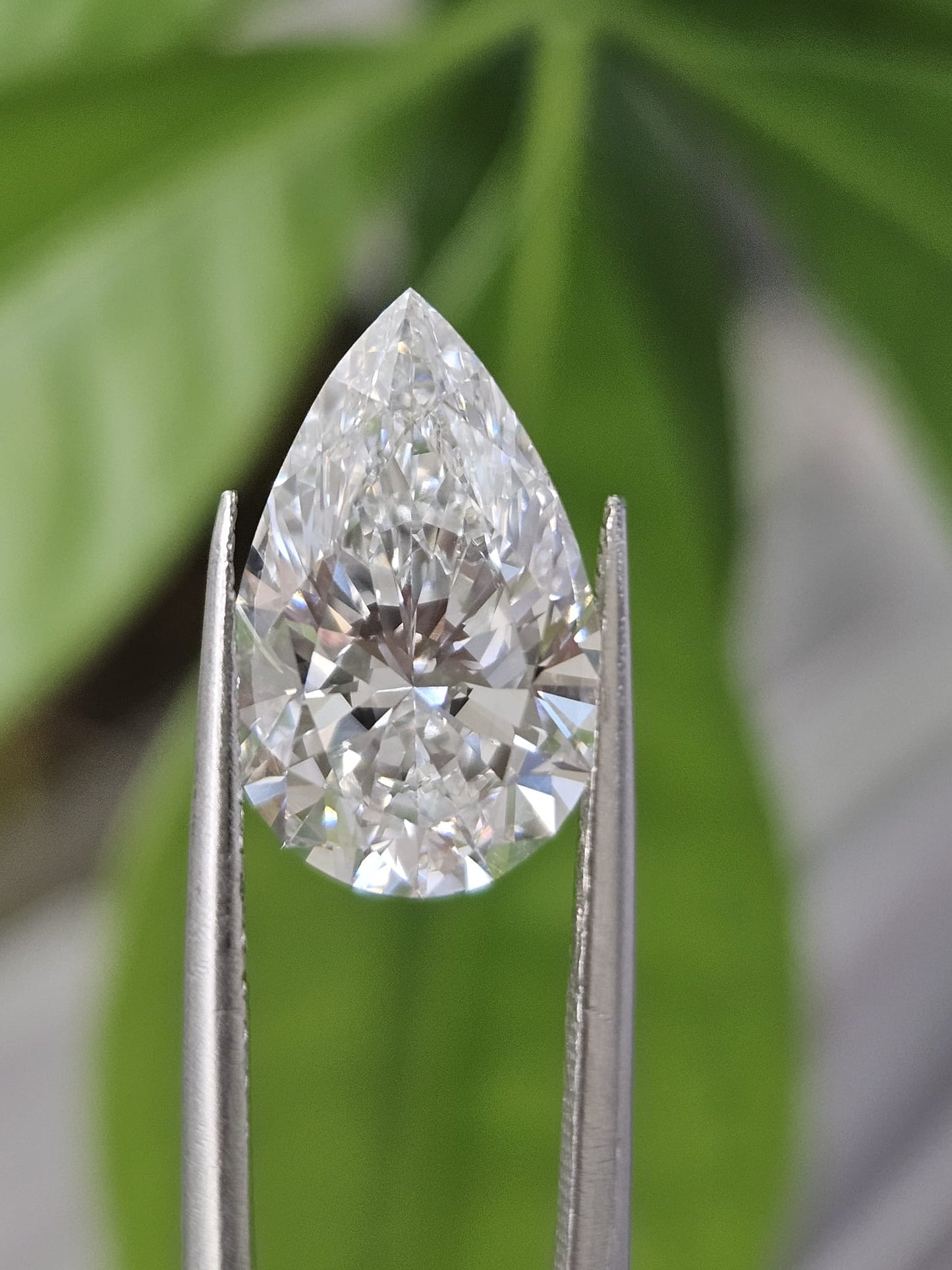 IGI 4.01CT PEAR E VVS2