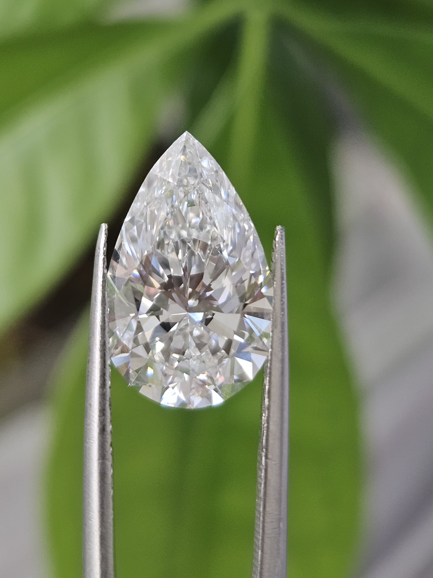 IGI 4.01CT PEAR E VVS2