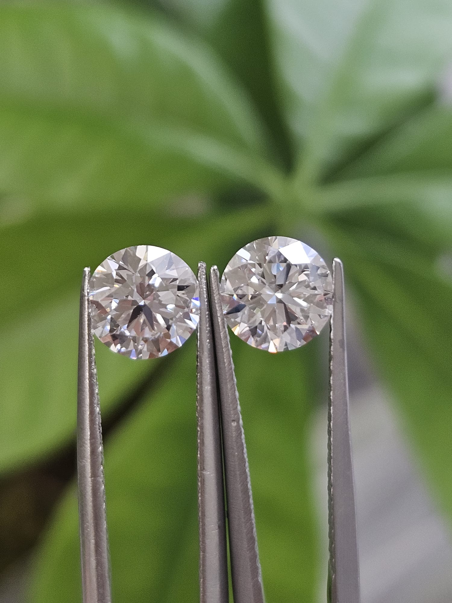 IGI 1.06CT + 1.08CT ROUND PAIR D VVS2