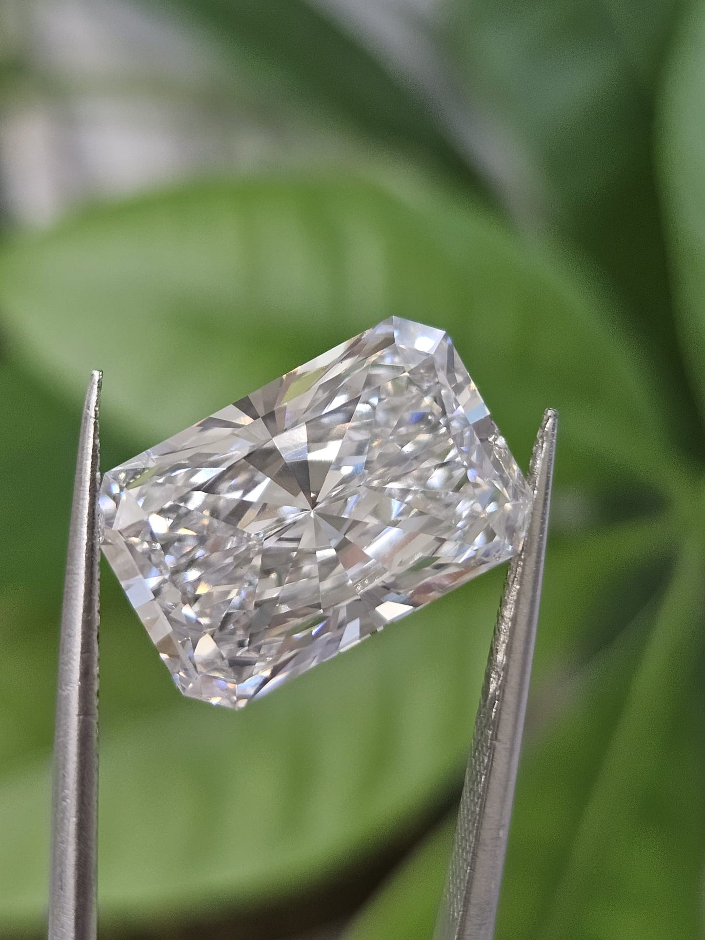 IGI 7.54CT RADIANT F VS1