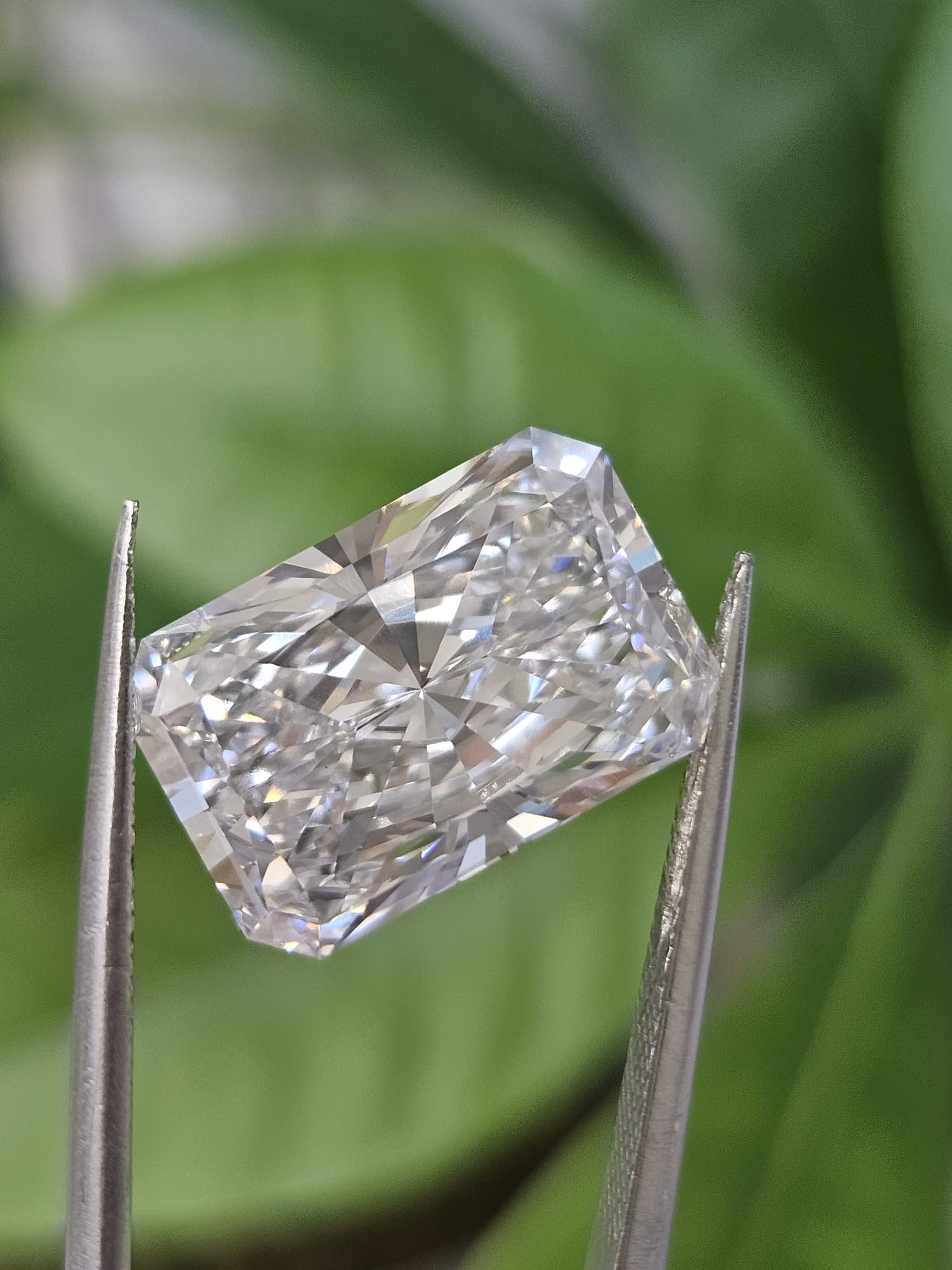 IGI 7.54CT RADIANT F VS1