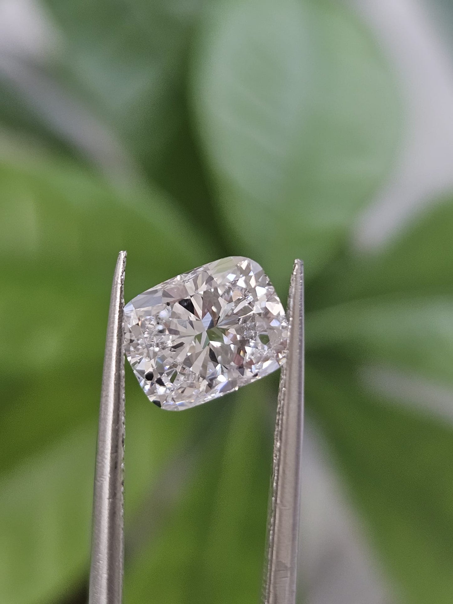 IGI 1.52CT CUSHION D VVS2