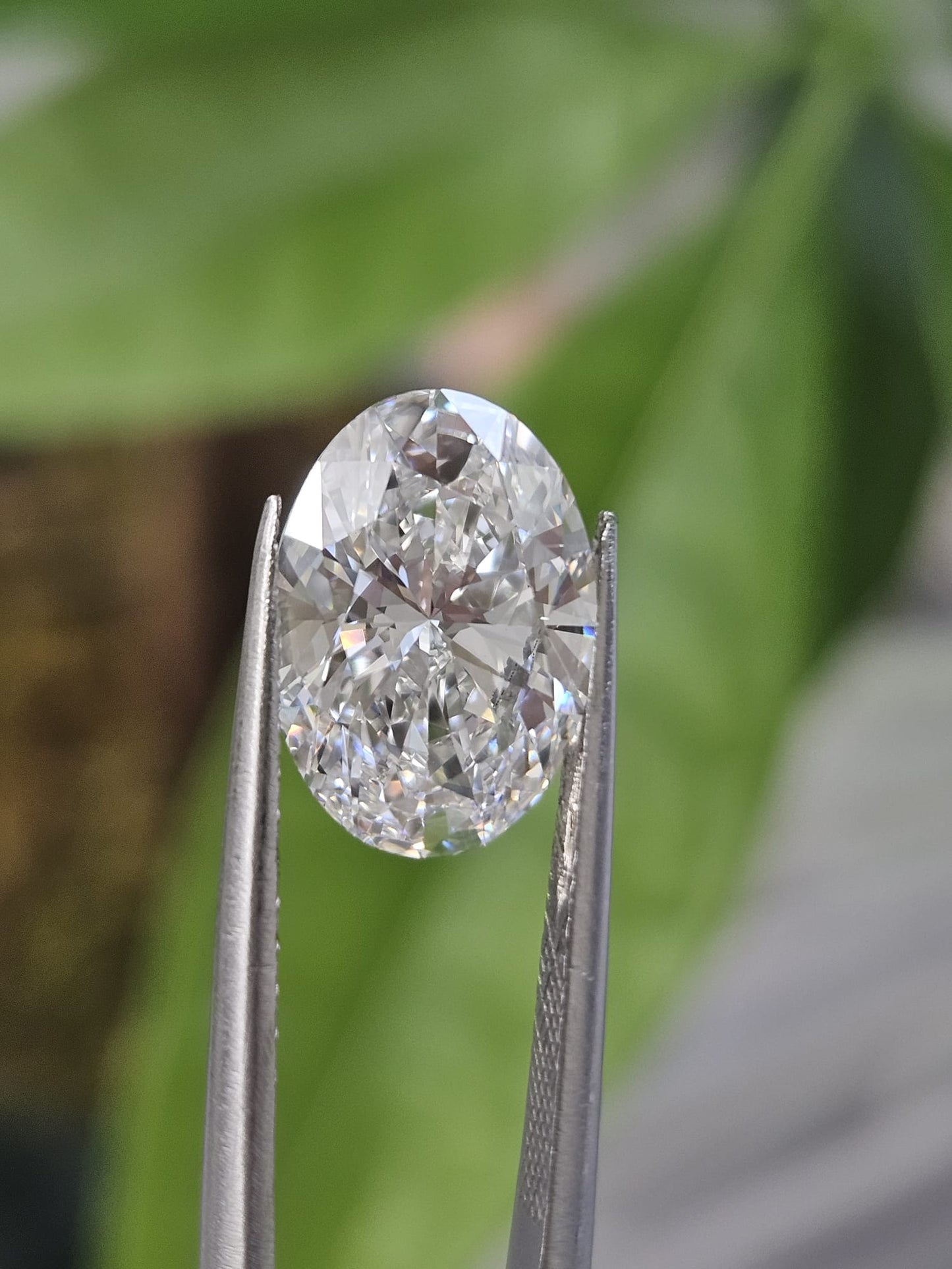 IGI 3.75CT OVAL E VVS2