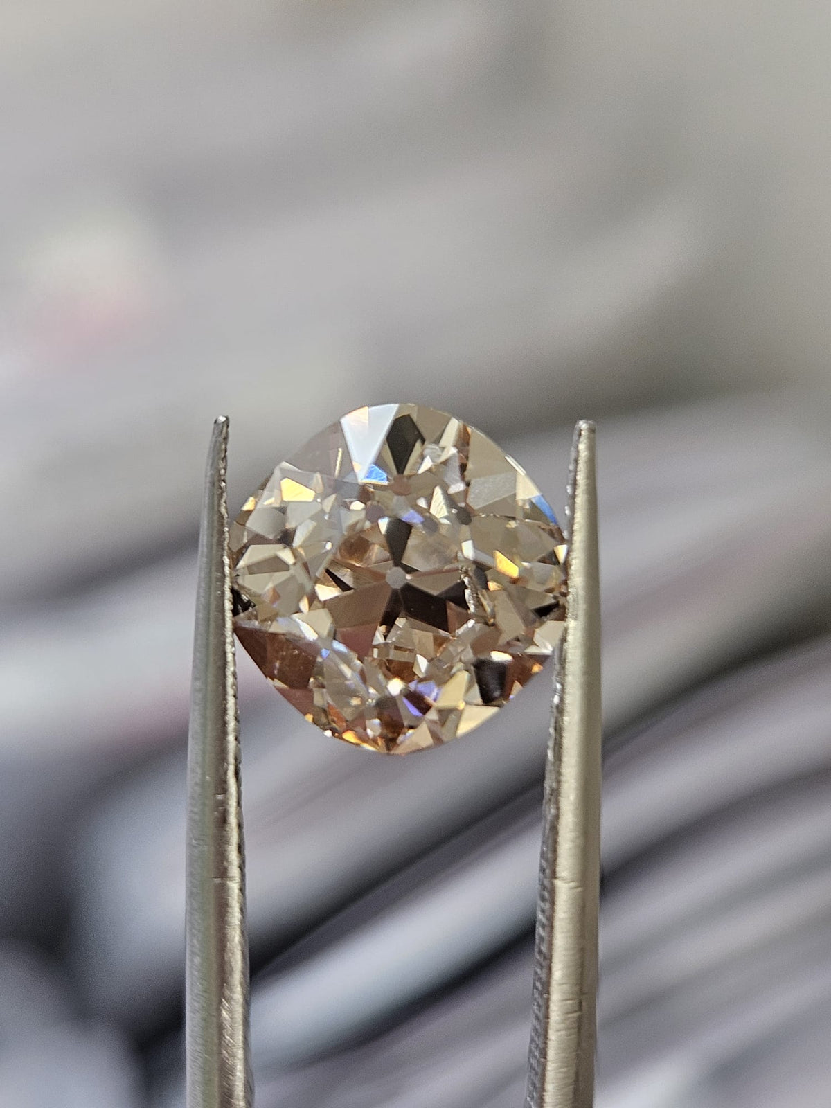 IGI 3.02CT SQUARE OMC L VVS2