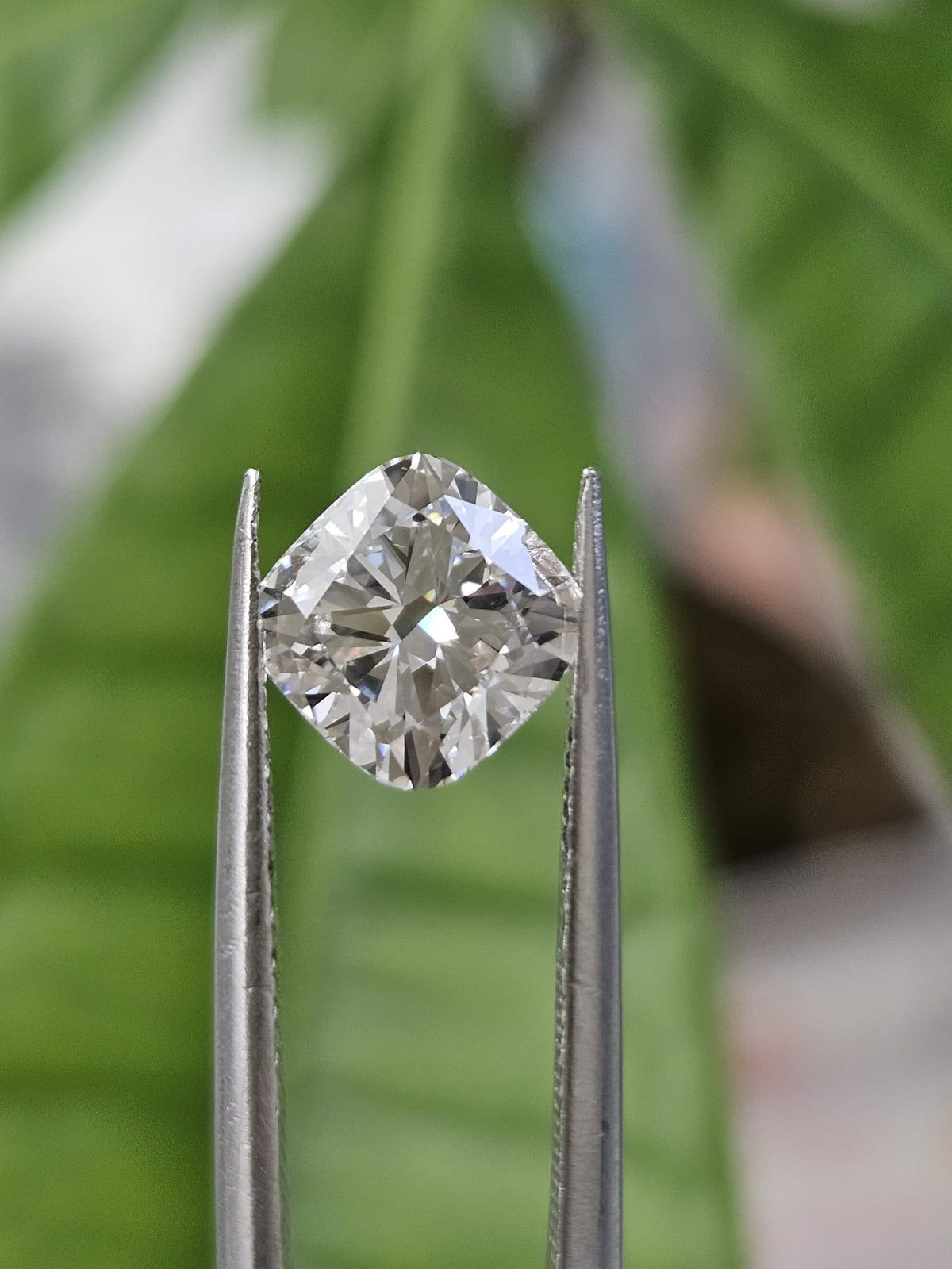 IGI 1.57CT SQUARE CUSHION E VS1