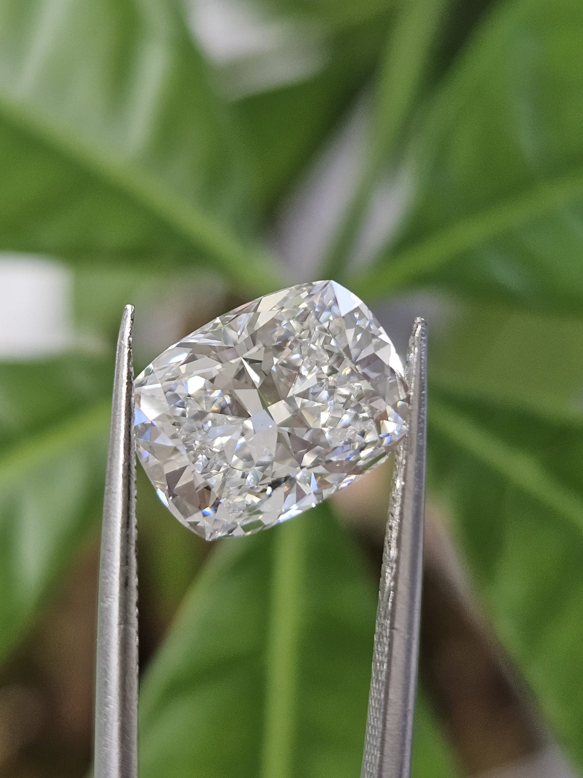 IGI 3.58CT CUSHION E VVS2