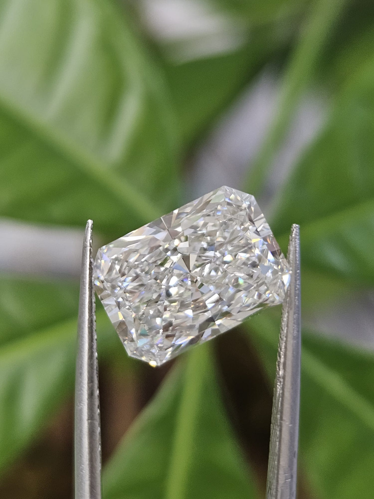 IGI 4.05CT RADIANT E VVS2
