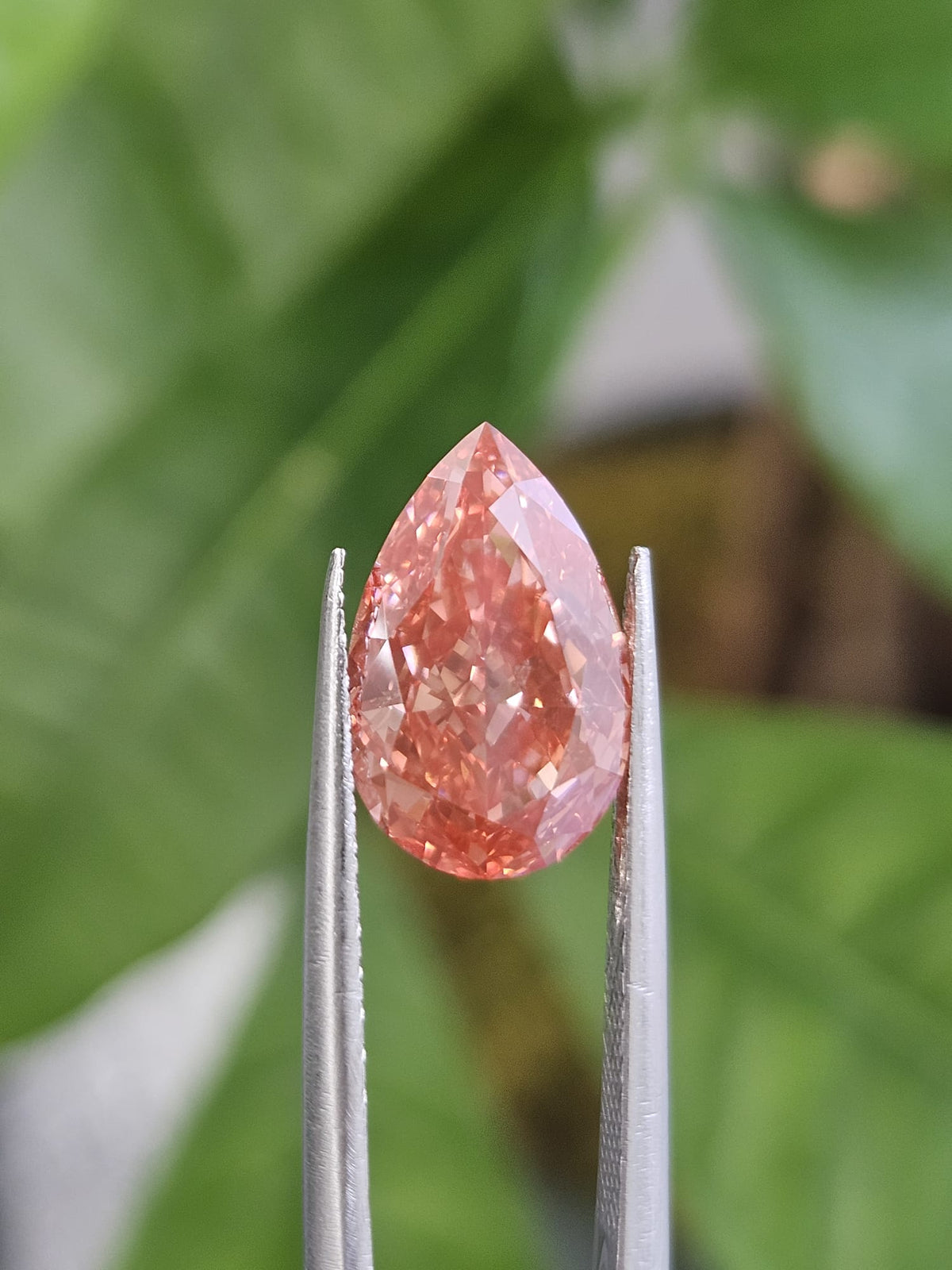 IGI 3.65CT FANCY VIVID PINK VVS2