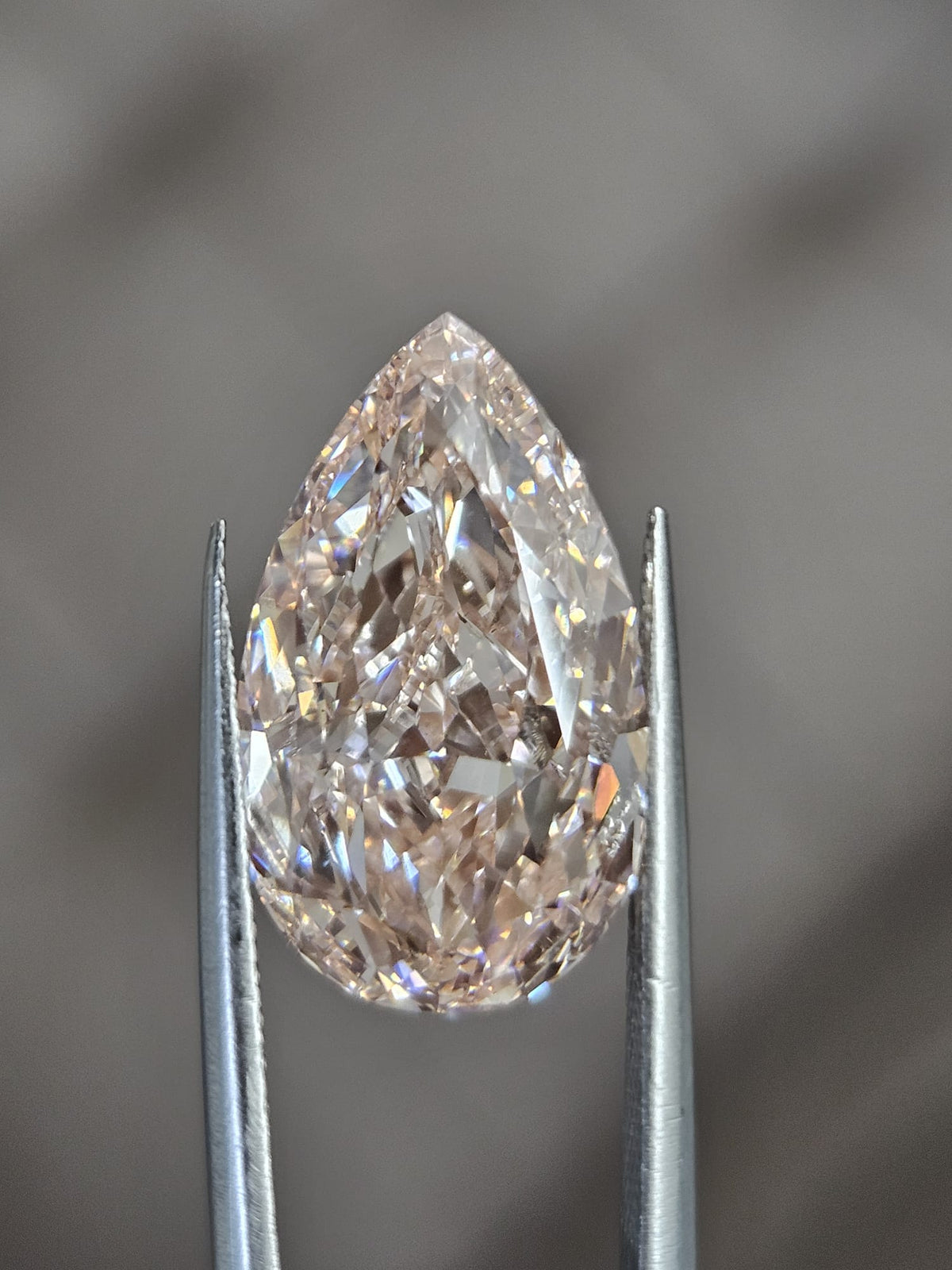 IGI 8.61CT PEAR FANCY INTENSE PINK VS1