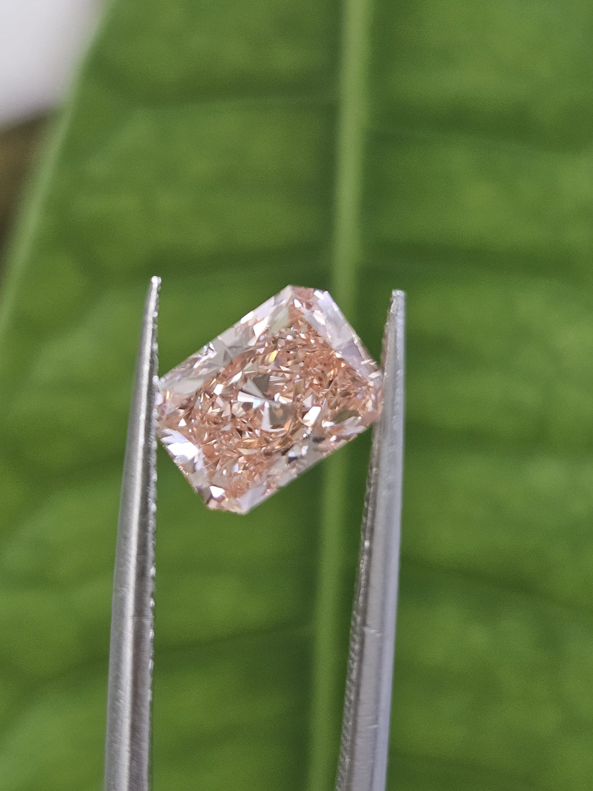 IGI 1.53CT RADIANT FANCY VIVID PINK VS1