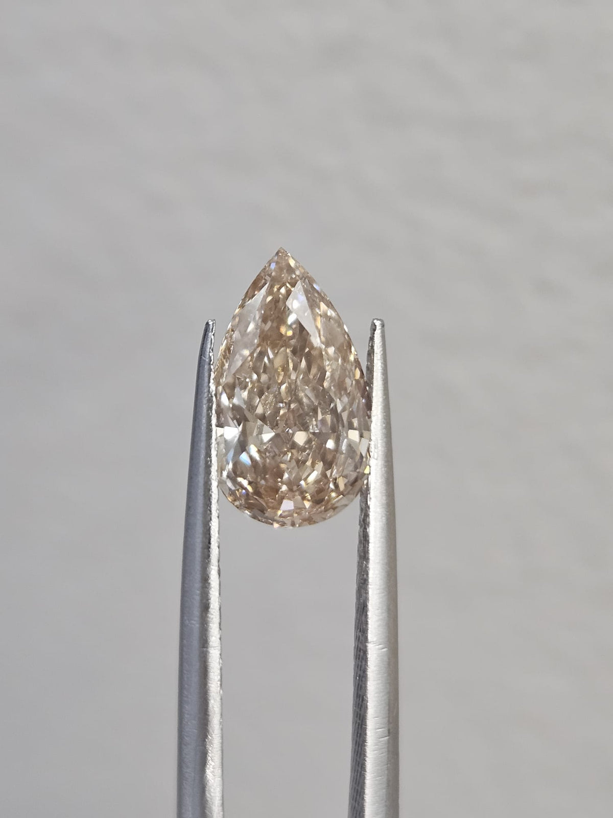 IGI 1.64CT PEAR LIGHT BROWN VVS2