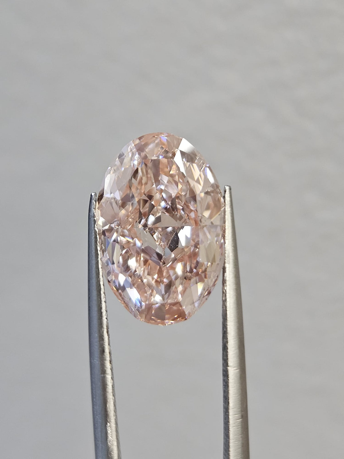 IGI 5.03CT OVAL FANCY INTENSE PINK VS1