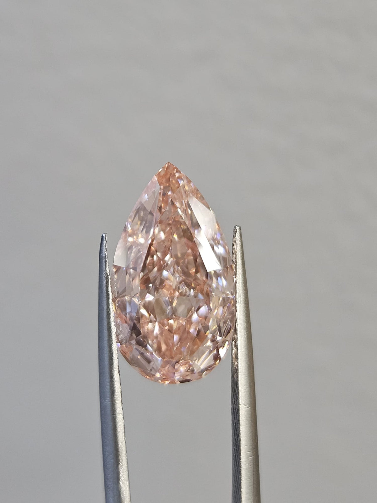 IGI 5.08CT PEAR FANCY VIVID PINK VS1