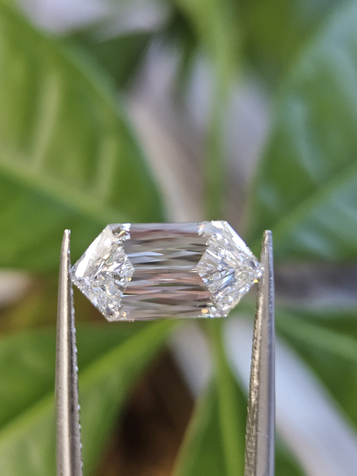 IGI 2.17CT HEXAGONAL CRISS CUT D VVS2