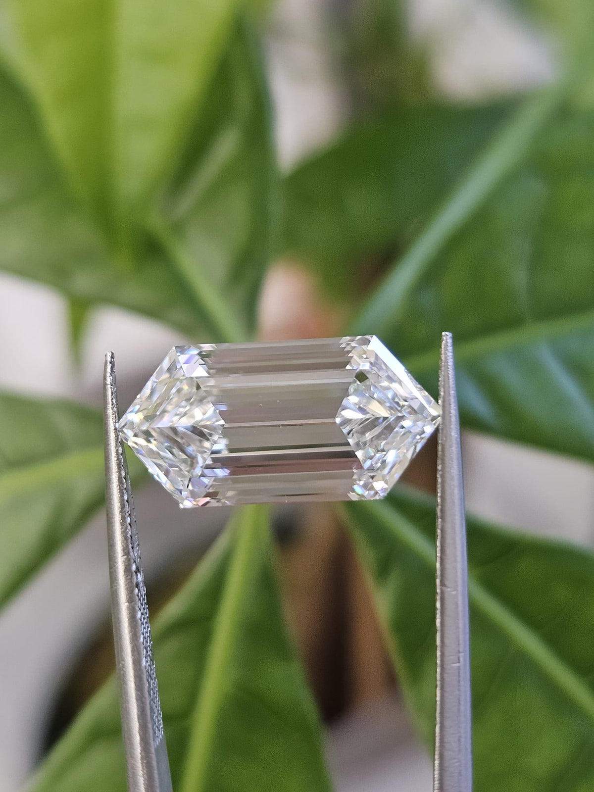 IGI 5.19CT HEXAGONAL STEP CUT E VVS2