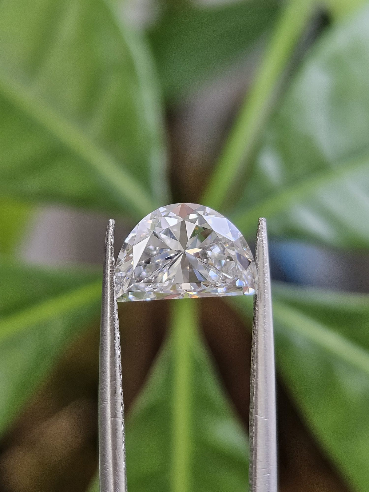 IGI 1.54CT HALF MOON D VVS2