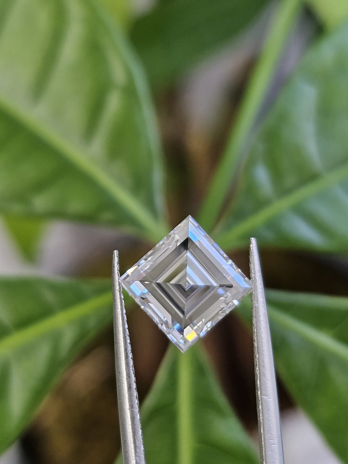 IGI 2.59CT SQUARE STEP CUT E VVS2