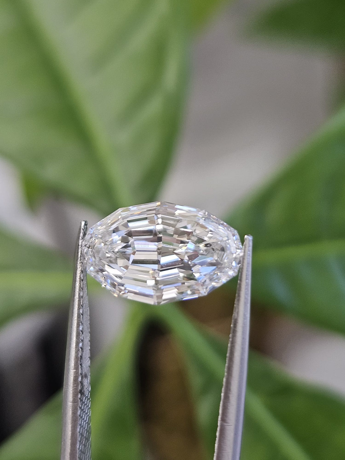 IGI 2.04CT OVAL STEP CUT F VVS2