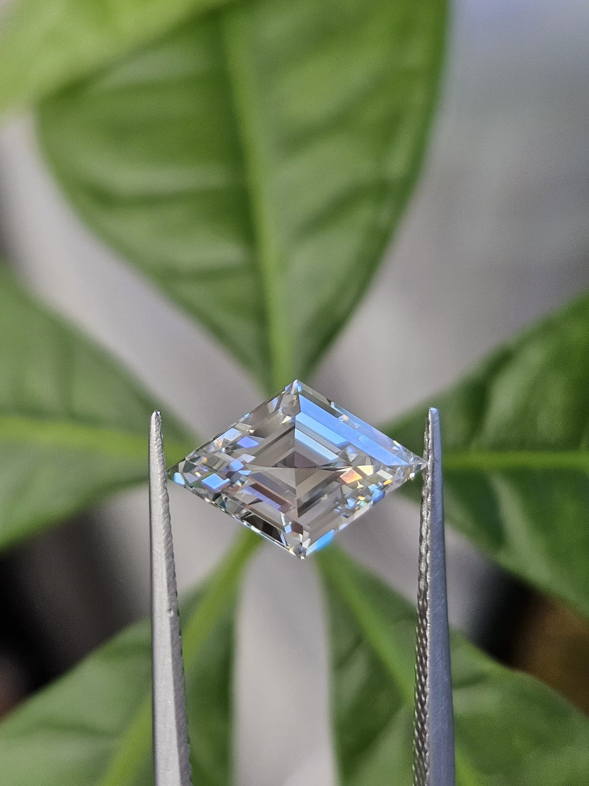 IGI 2.03CT LOZENGE CUT E VS1