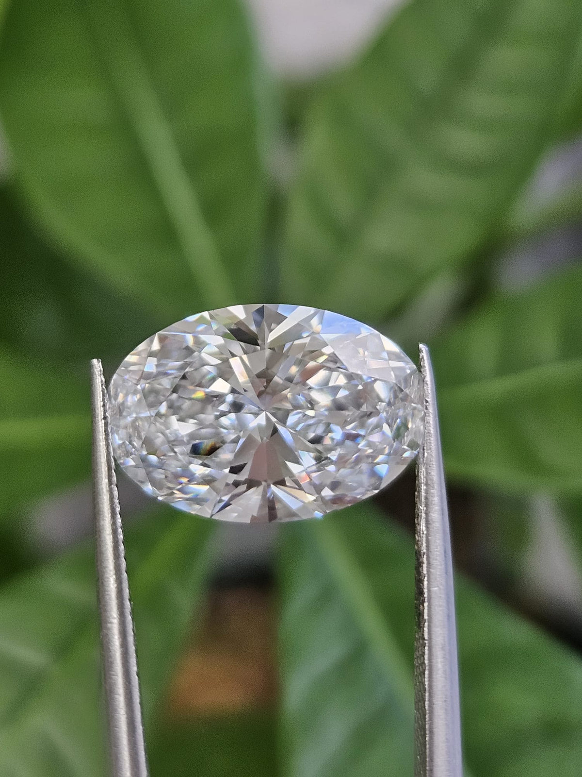 IGI 4.09CT OVAL E VVS2