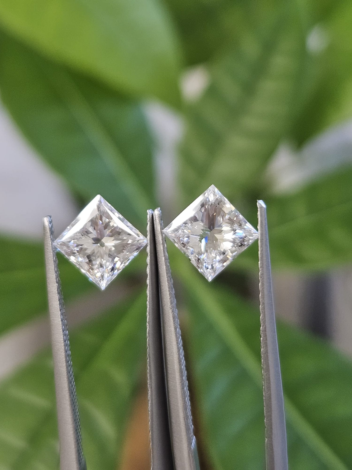 IGI 1.04CT + 1.01CT PRINCESS PAIR D VS1 + E VS1