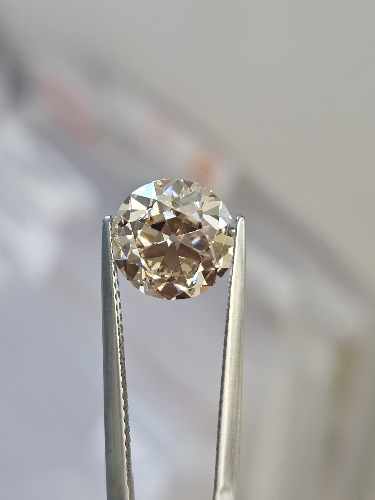 IGI 3.07CT OEC FAINT BROWN VS2