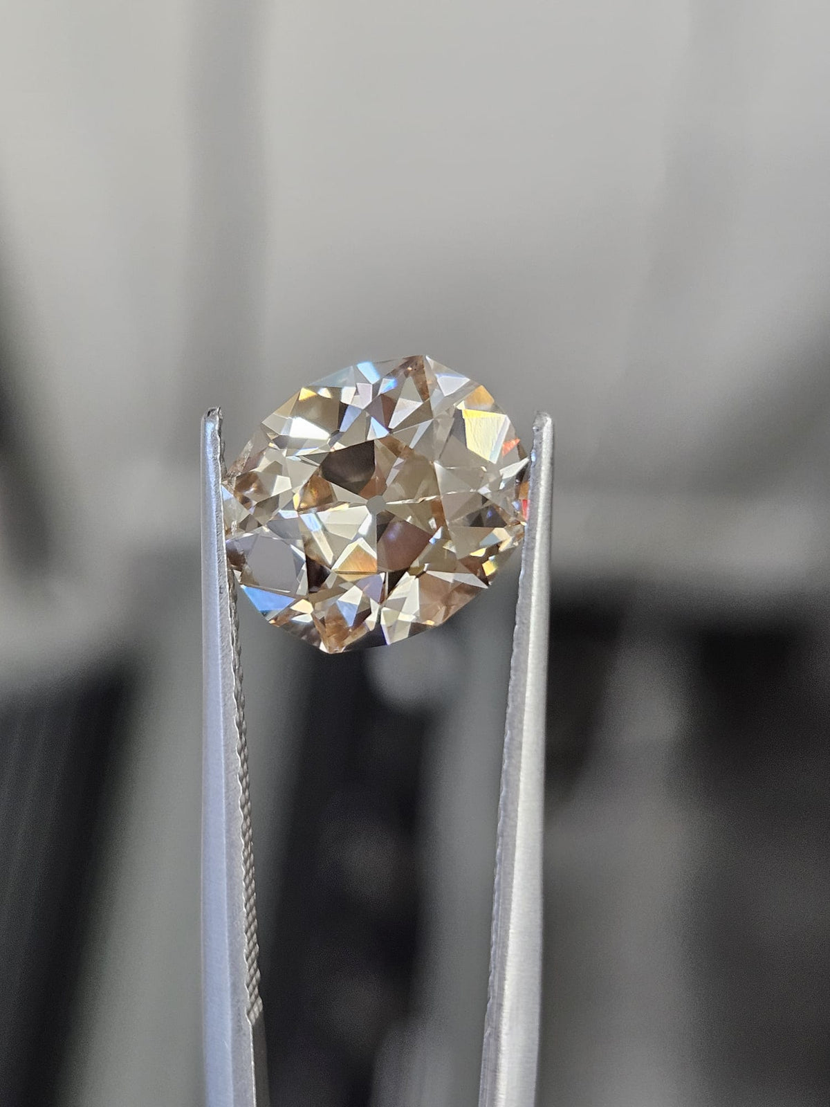 IGI 3.05CT OMC VERY LIGHT BROWN VS1