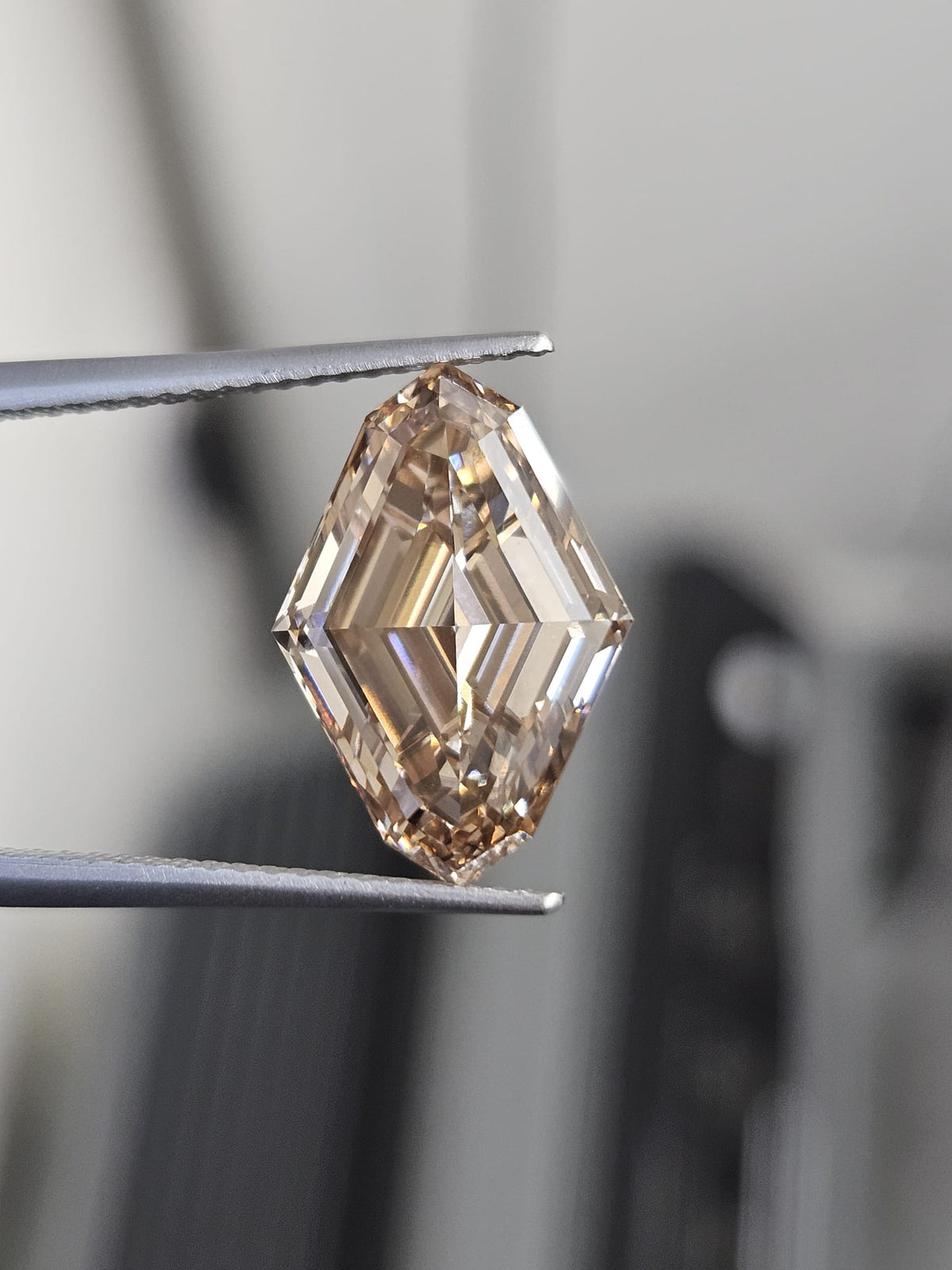 IGI 5.05CT LOZENGE CUT FANCY BROWN VS1